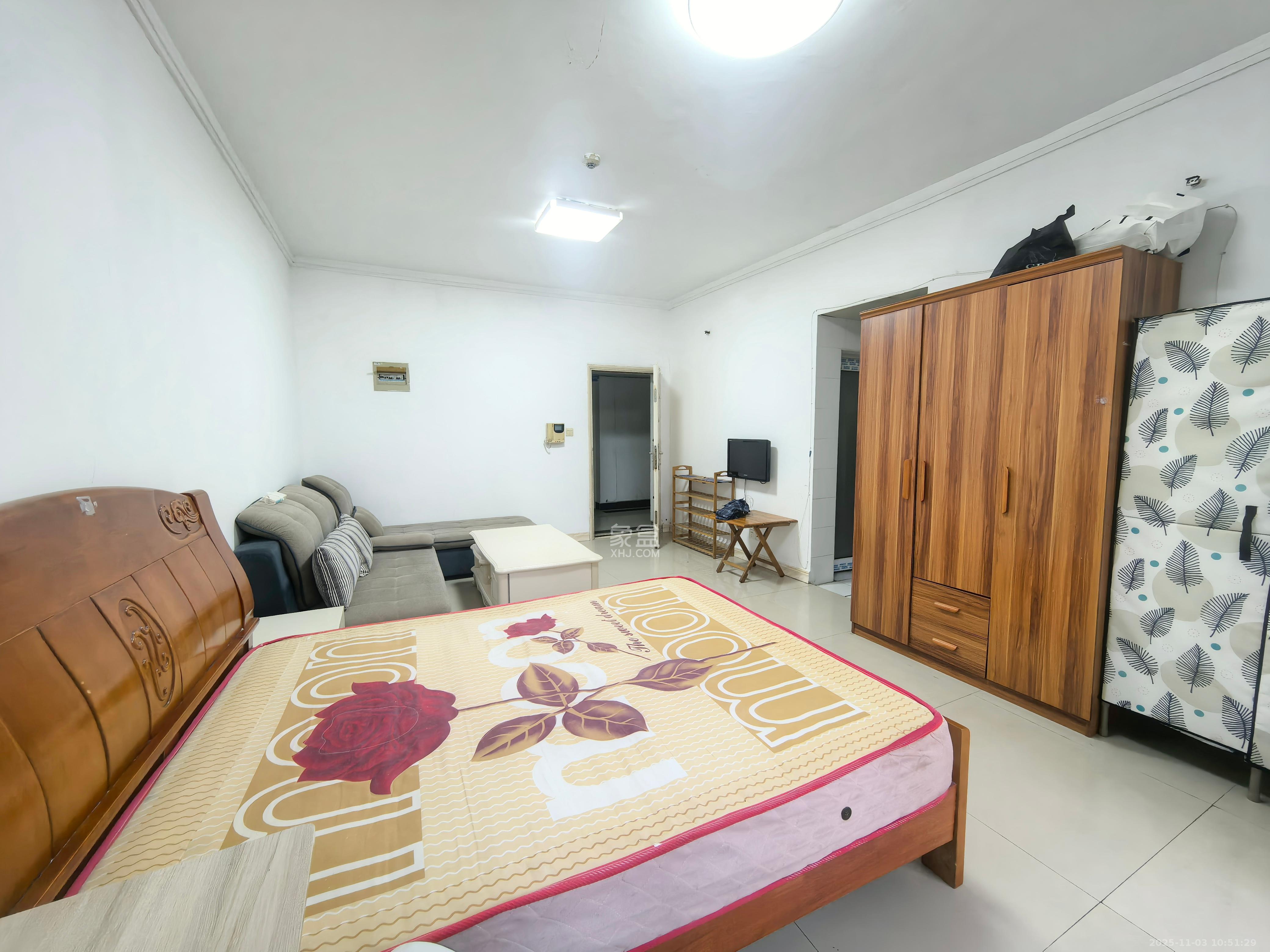 满庭芳小区  1室1厅1卫    1500.0元/月室内图