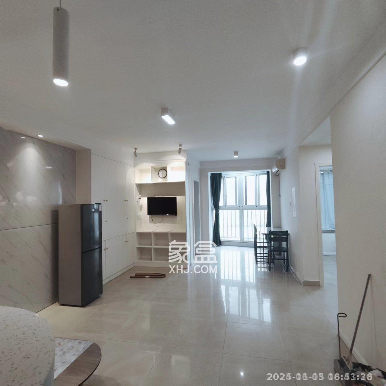 芙蓉公馆  2室1厅1卫    2500.0元/月室内图