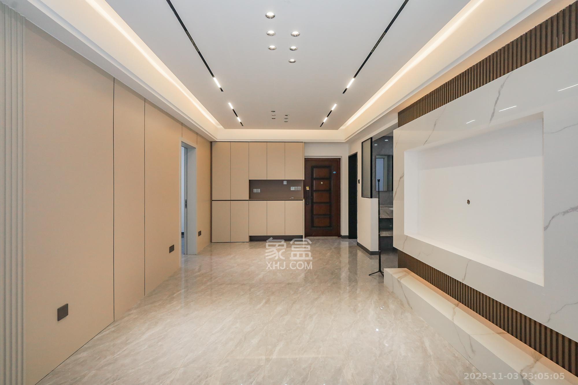 当代滨江MOMA  3室2厅2卫    132.0万客厅