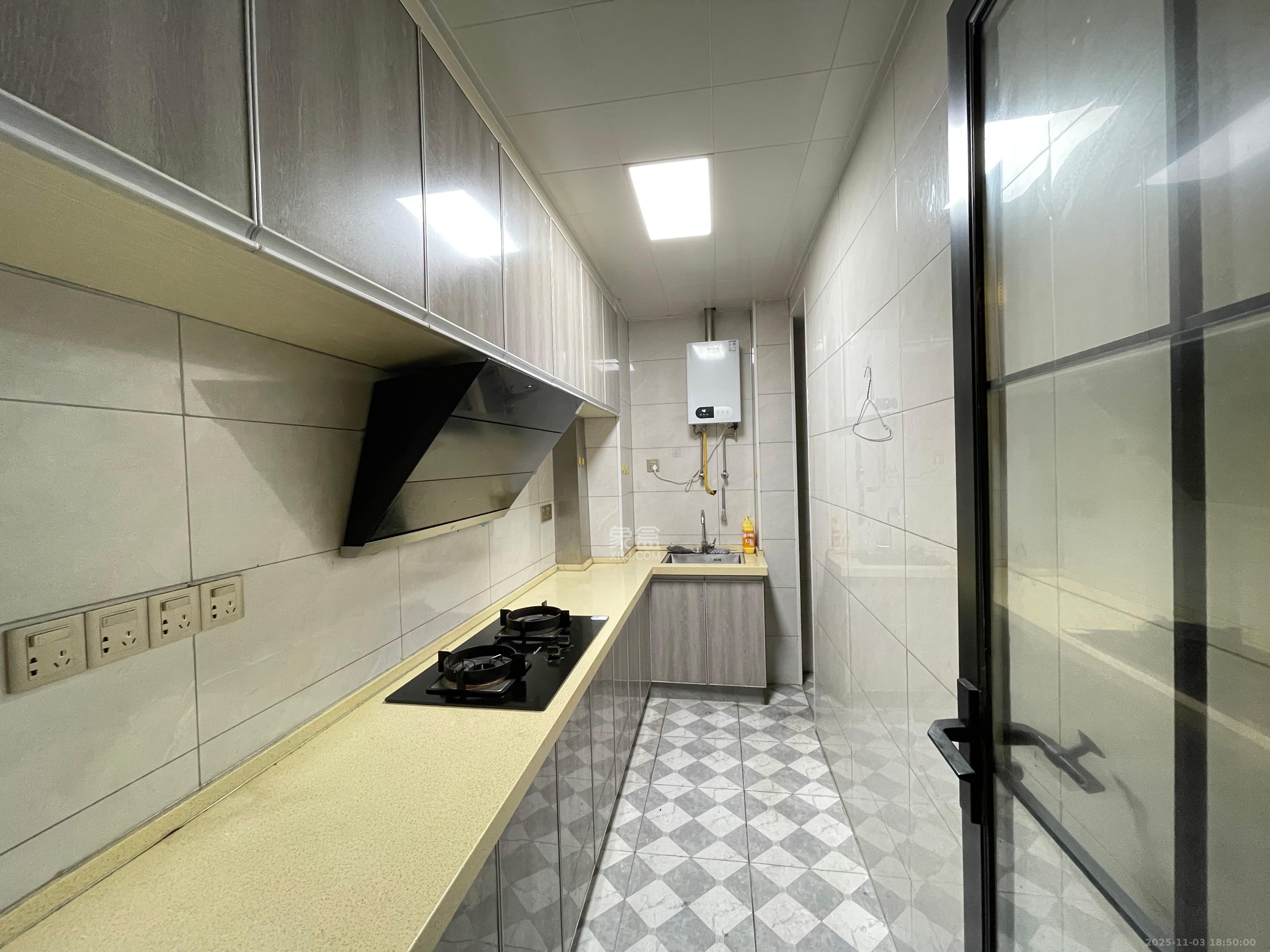 东岸梅园小区  1室0厅0卫    2000.0元/月室内图