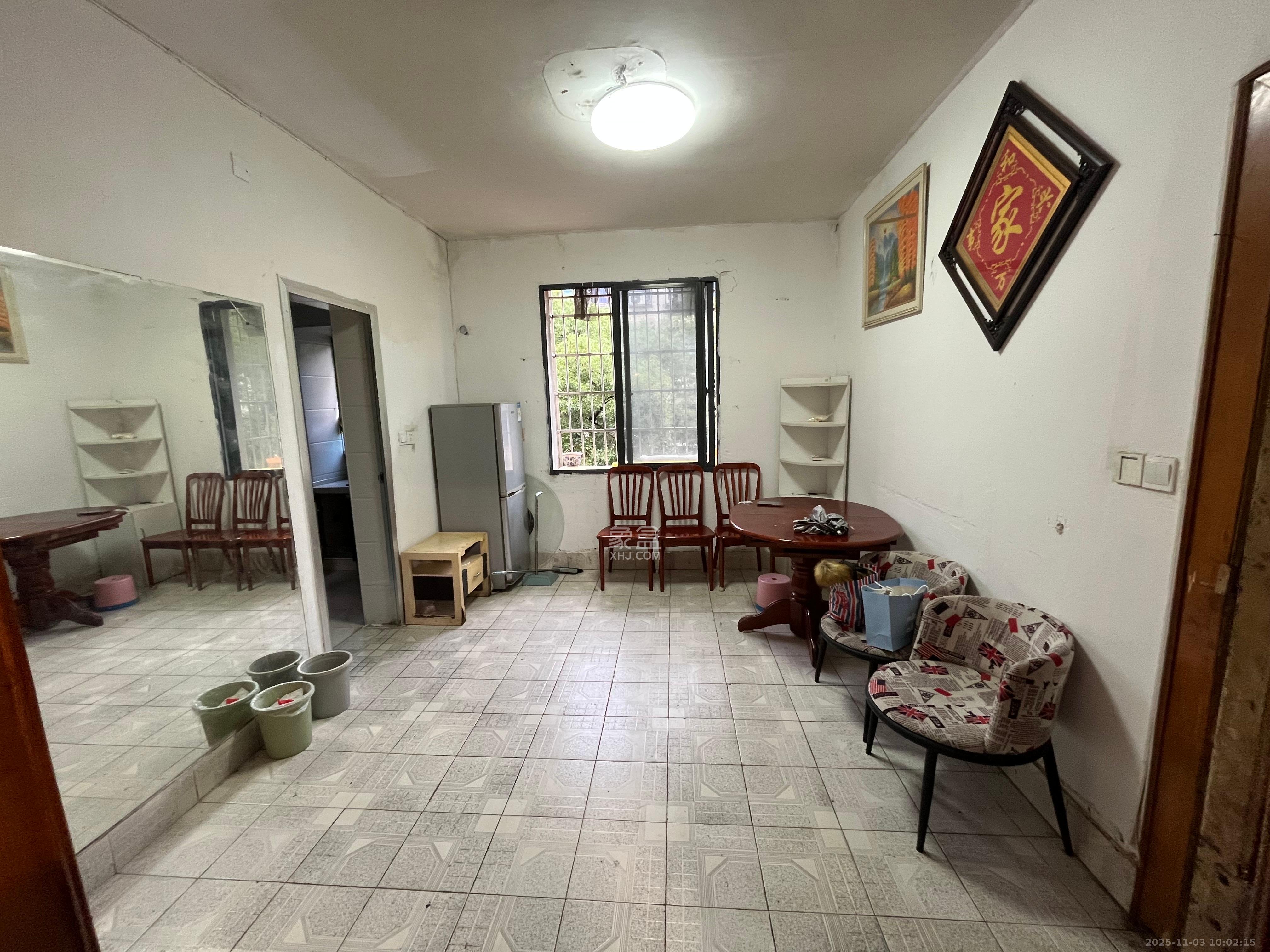 邮电新村  3室1厅1卫    1600.0元/月室内图