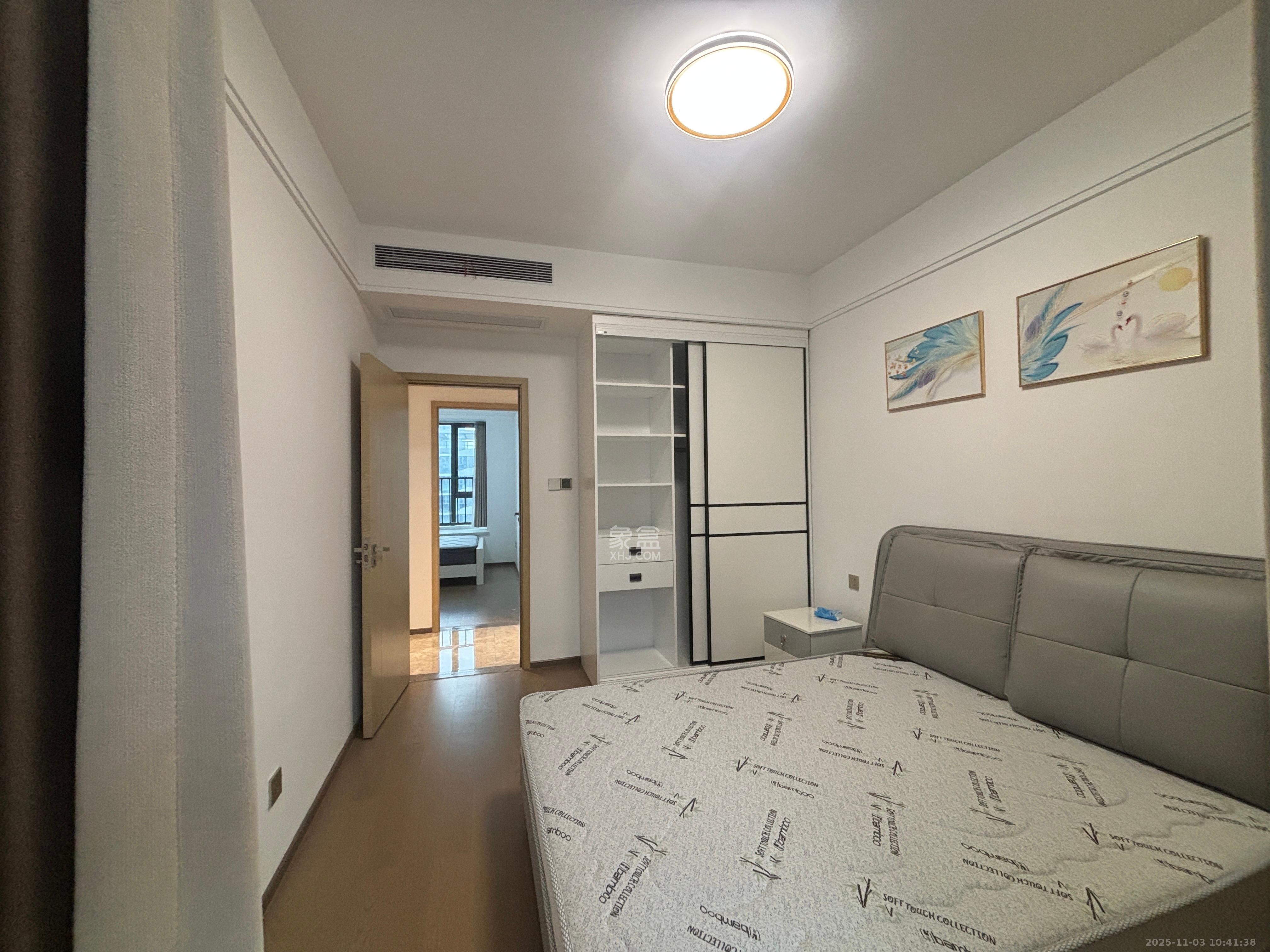 复地滨江金融中心  4室2厅1卫    4800.0元/月室内图