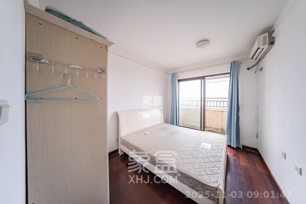 中海国际三期  4室2厅2卫    2500.0元/月室内图