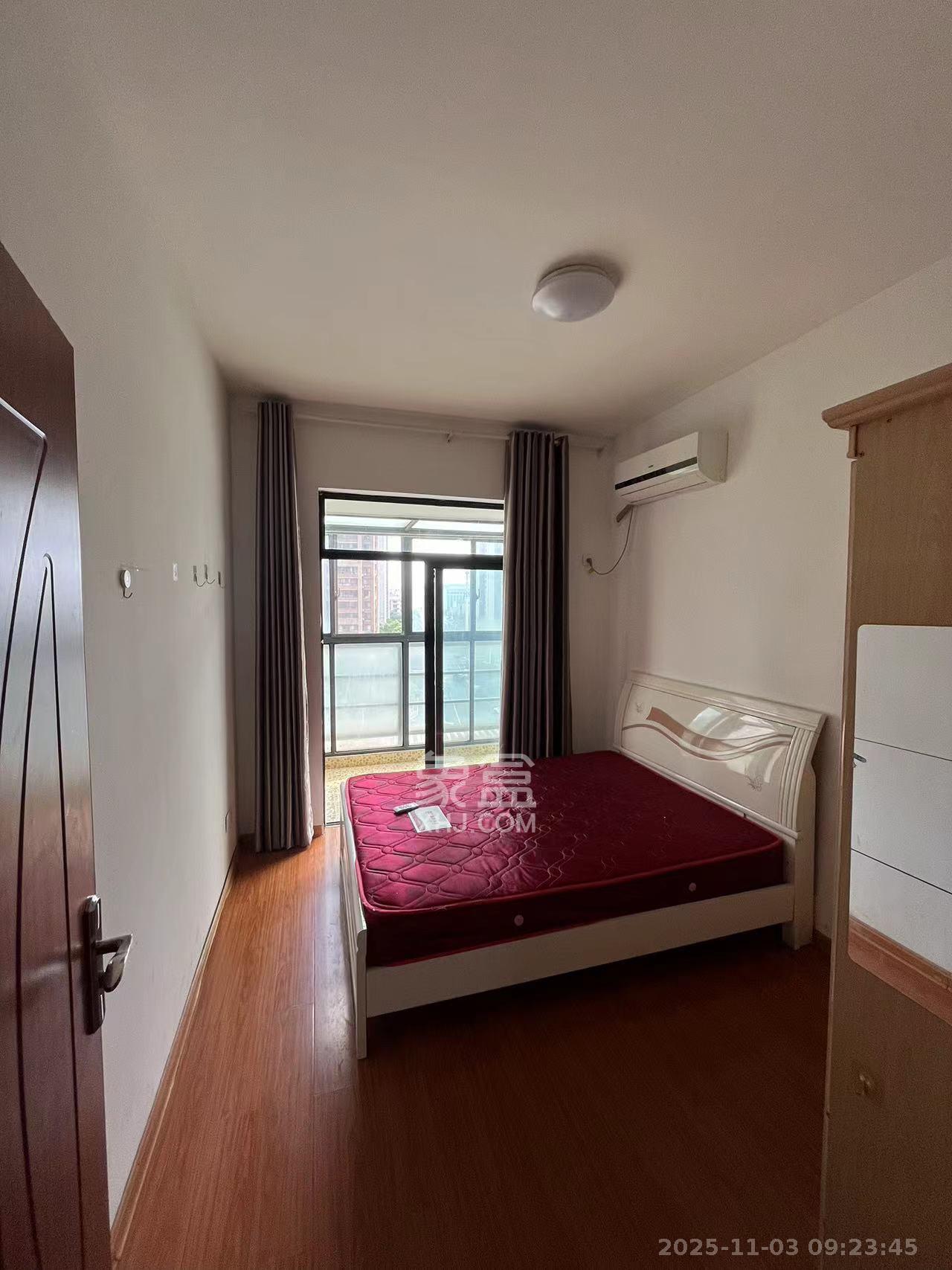 鑫远湘府华城  3室2厅1卫    2500.0元/月室内图