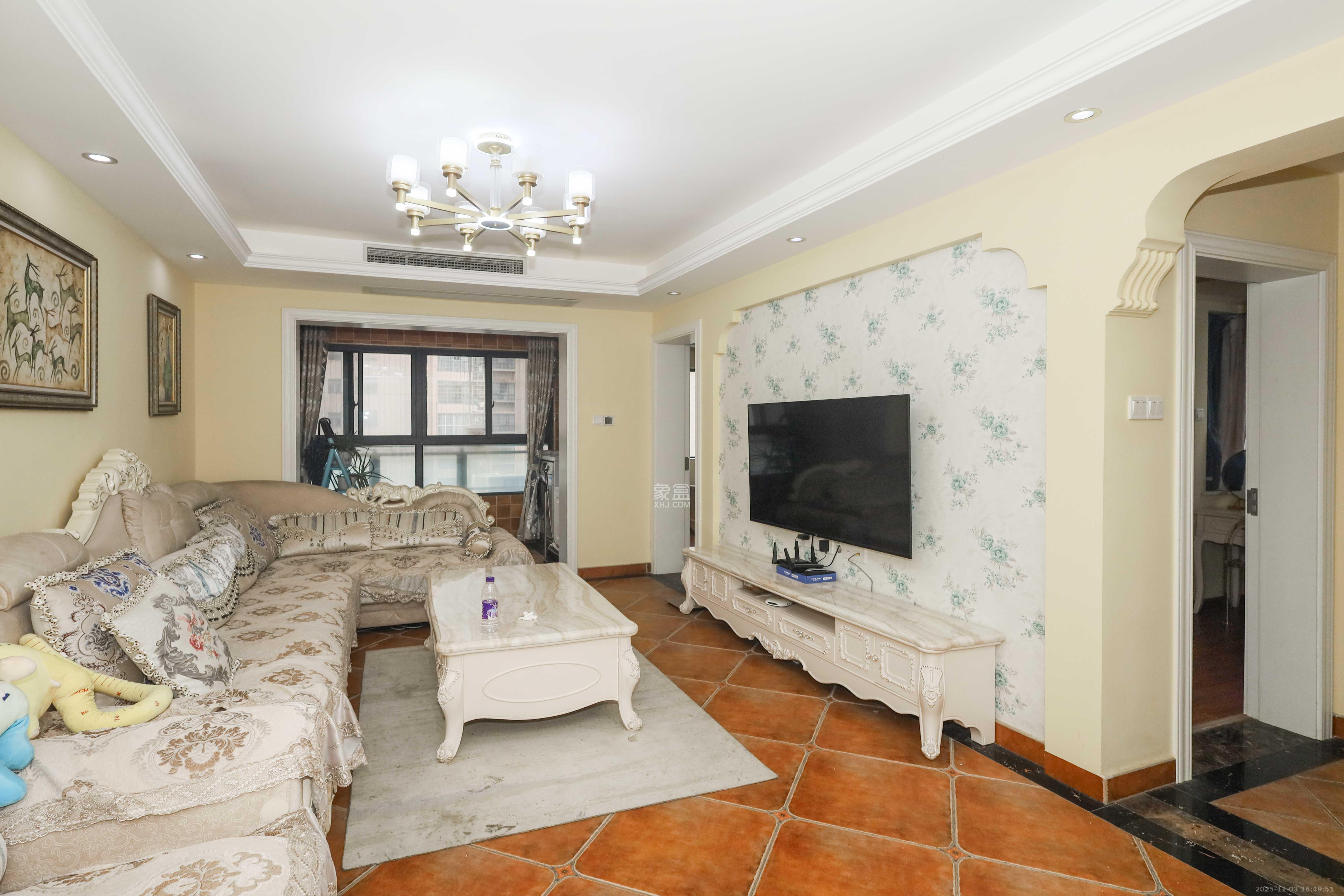 好莱城（弘德西街）  3室2厅1卫    99.0万客厅