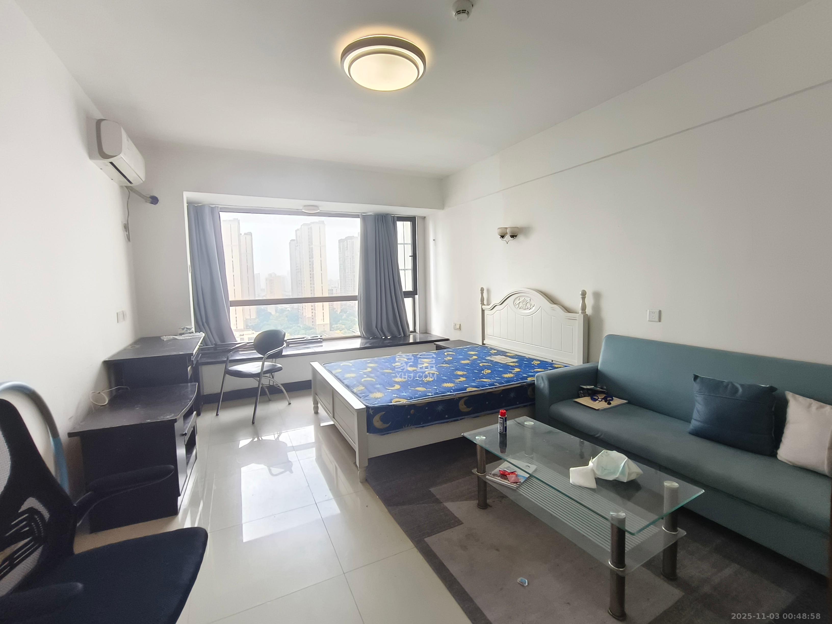 三万英尺  1室1厅1卫    1400.0元/月