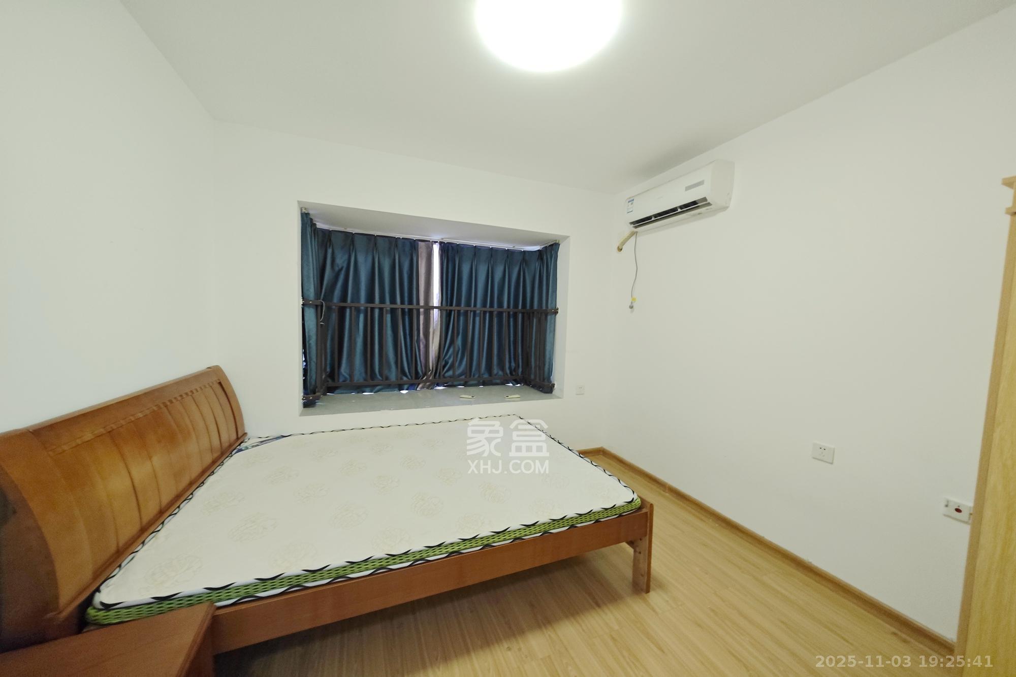 保利大都汇一期、二期  1室0厅0卫    152.0万卧室