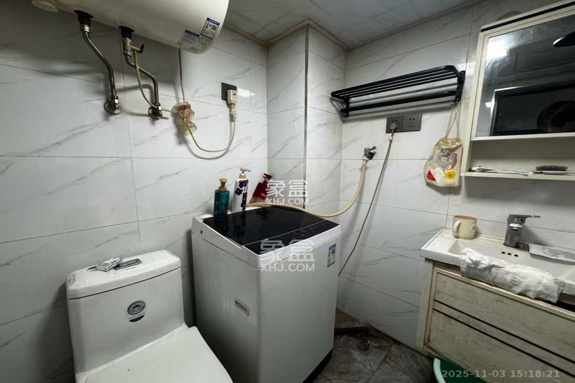 裕天国际商汇中心 1室0厅0卫 1600.0元/月 裕天国际商汇中心 1室0厅0卫 1600.0元/月室内图