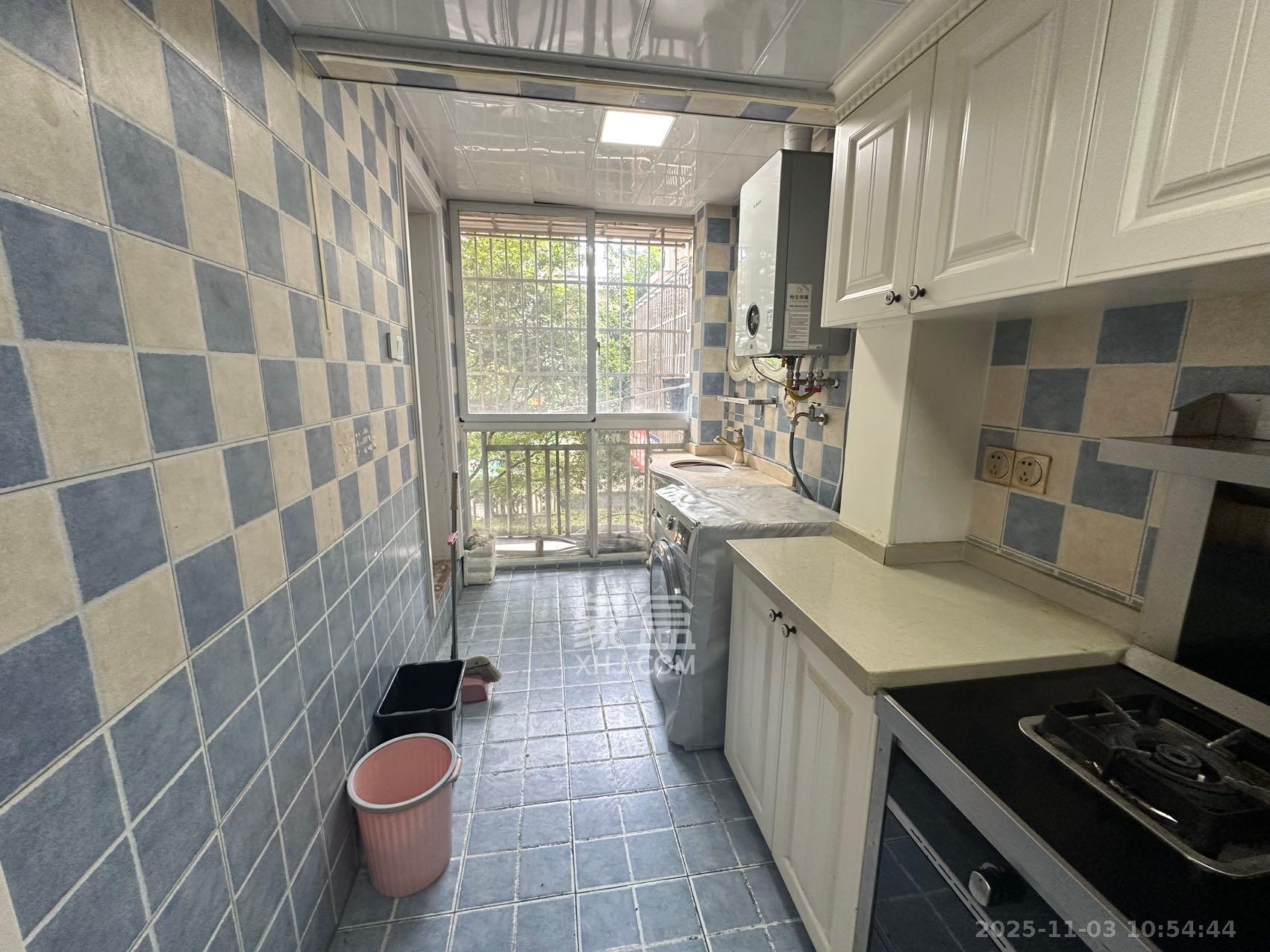 麓谷锦和园  2室2厅1卫    2300.0元/月室内图