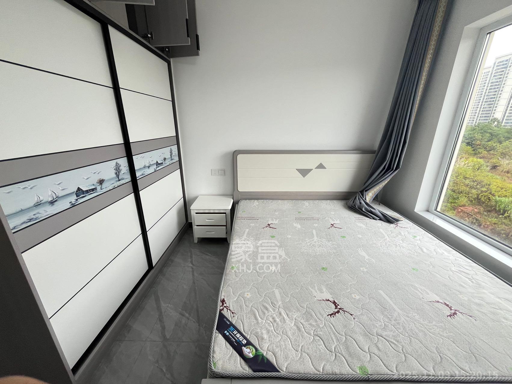 湘荷美苑  3室2厅2卫    2000.0元/月室内图