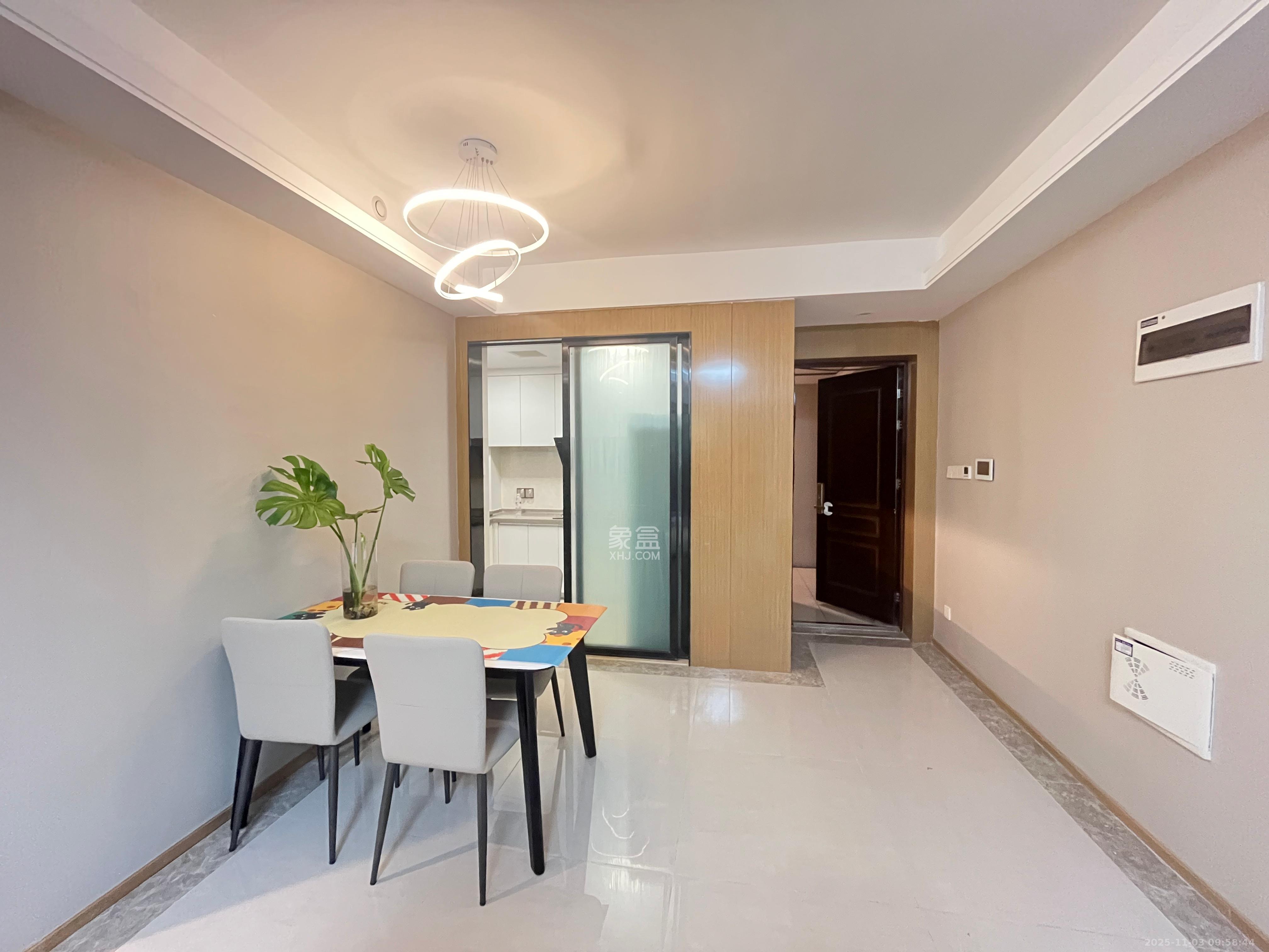 梅溪湖金茂湾 3室2厅2卫 2800.0元/月 梅溪湖金茂湾 3室2厅2卫 2800.0元/月室内图