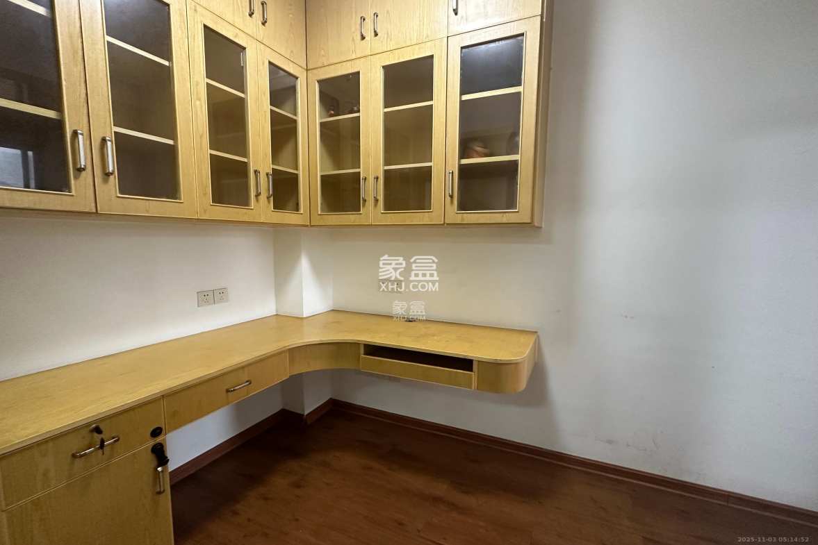 阳光锦城 2室2厅1卫 2900.0元/月 阳光锦城 2室2厅1卫 2900.0元/月室内图