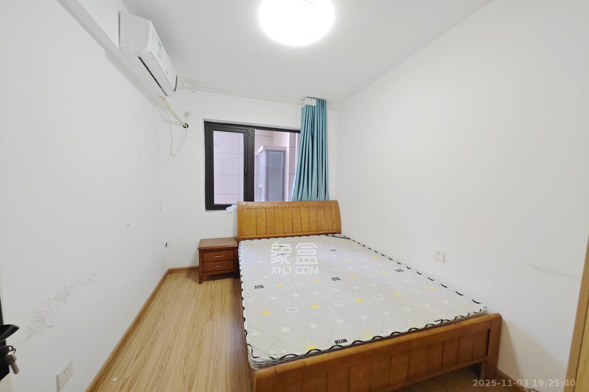 保利大都汇一期、二期  1室0厅0卫    152.0万卧室