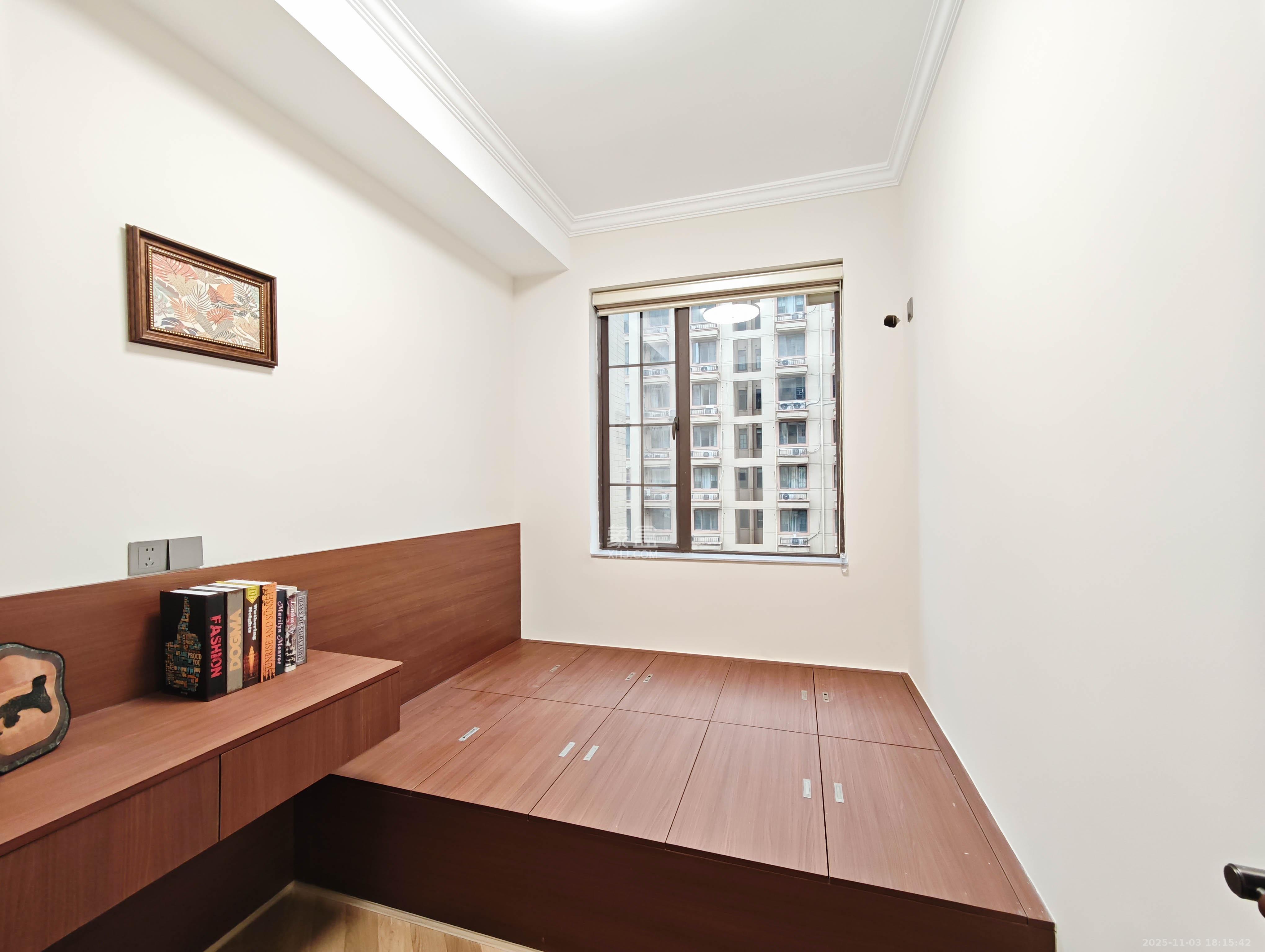 宏聚地中海  3室2厅2卫    109.8万卧室