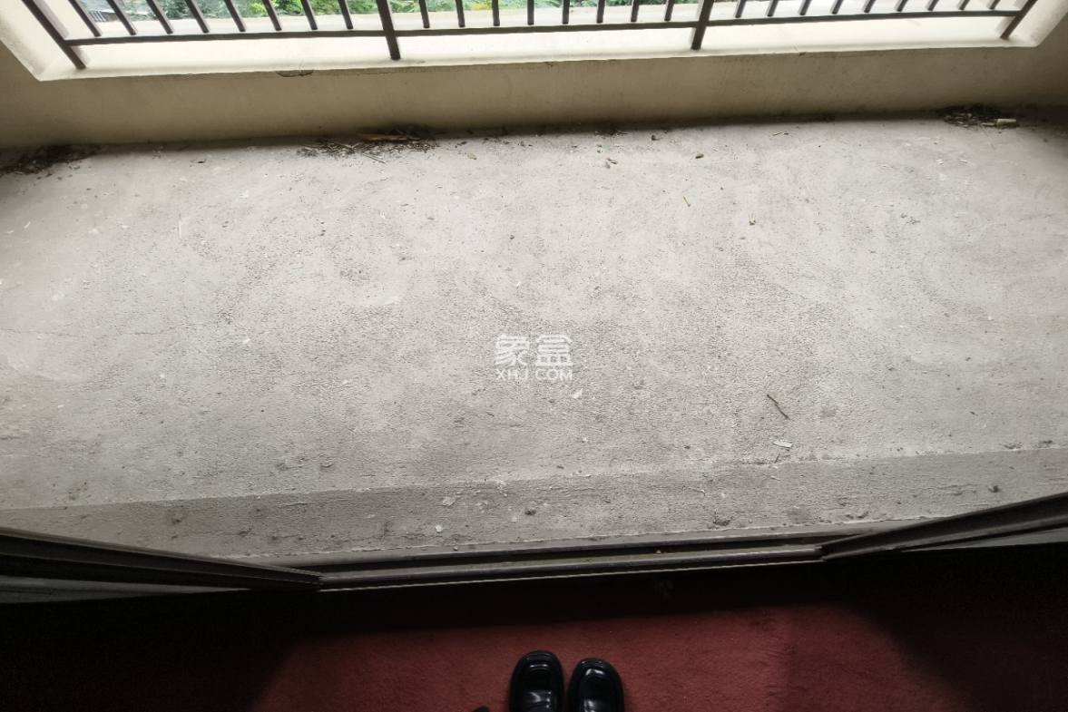 海航豪庭南苑 3室2厅2卫 300.0万 海航豪庭南苑 3室2厅2卫 300.0万客厅