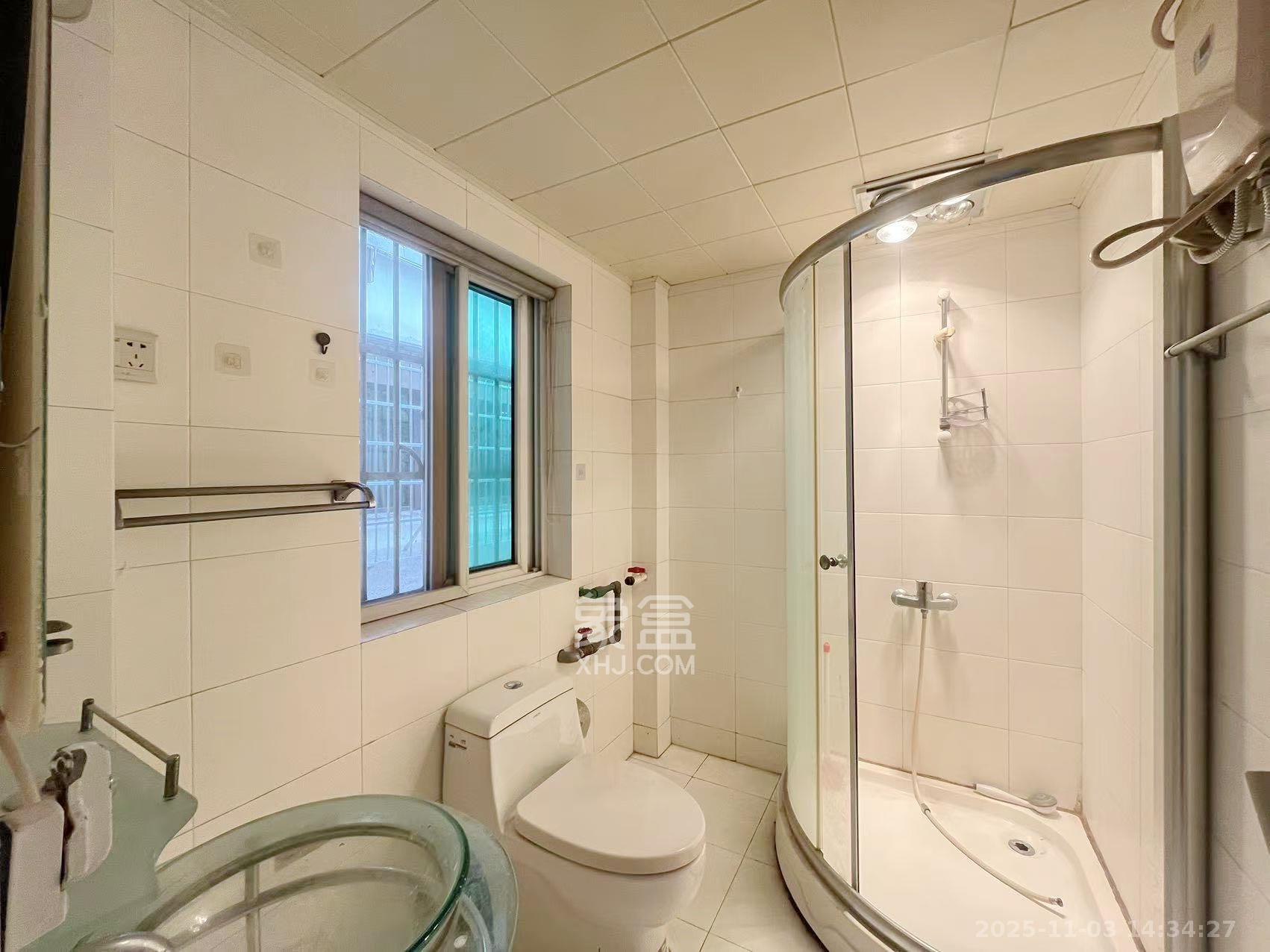 恩瑞麓山名园（龙王港小区）  3室2厅2卫    2400.0元/月室内图