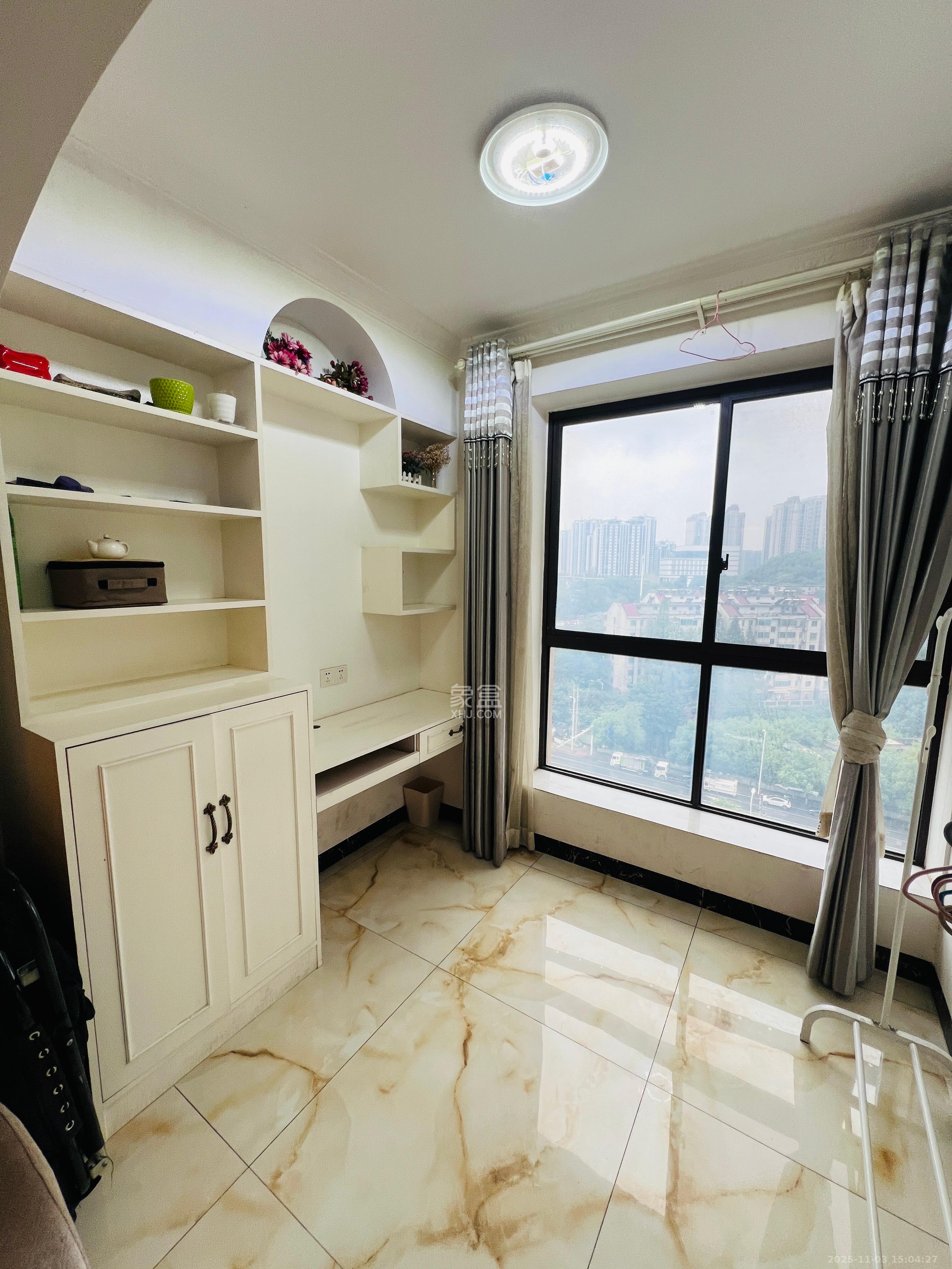 欧莱雅郡 2室1厅1卫 2000.0元/月 欧莱雅郡 2室1厅1卫 2000.0元/月室内图