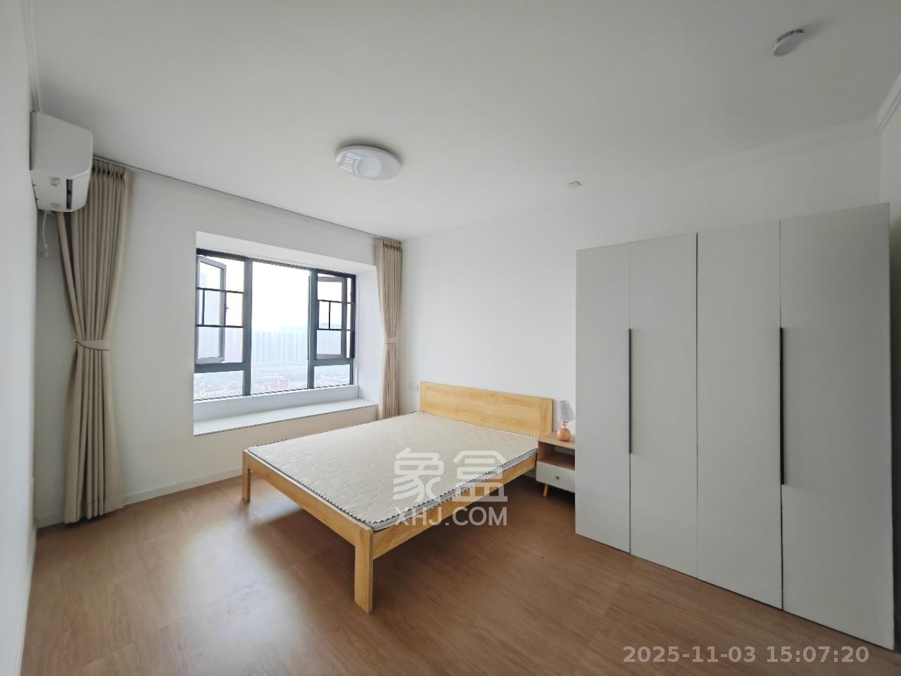 长沙北中心保利时代A区  4室2厅2卫    3300.0元/月室内图