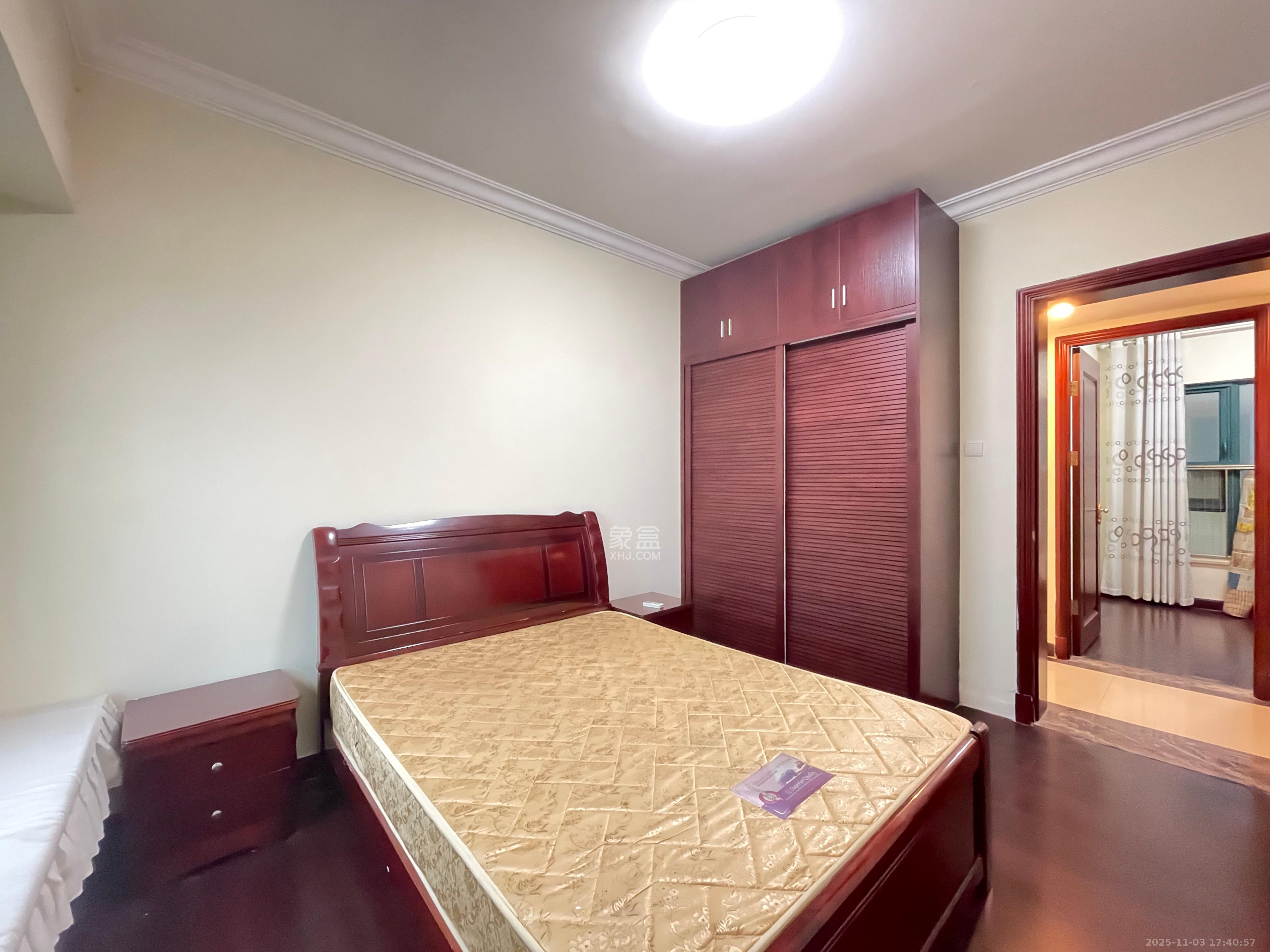 恒大名都  4室2厅2卫    1800.0元/月室内图