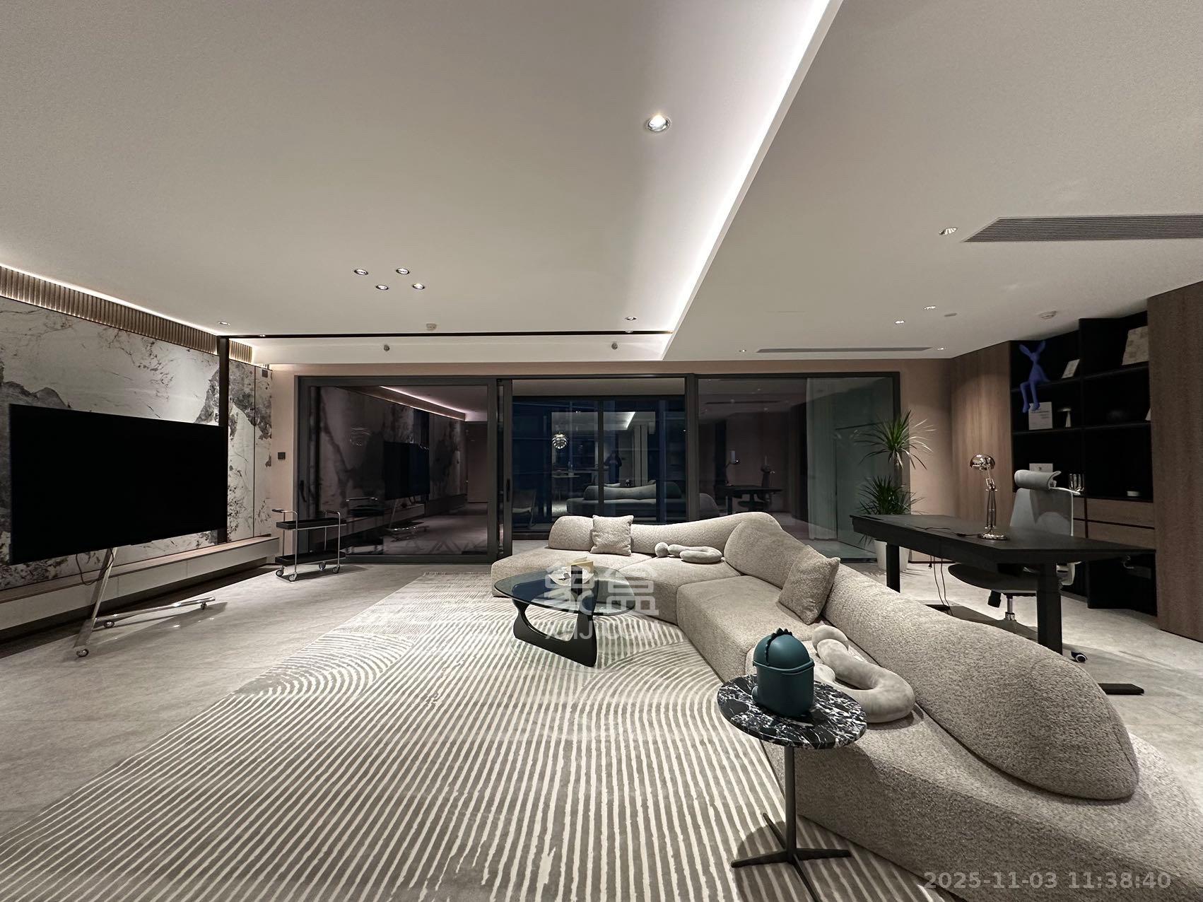 长沙悦府（华润万象城）  4室2厅3卫    19000.0元/月室内图