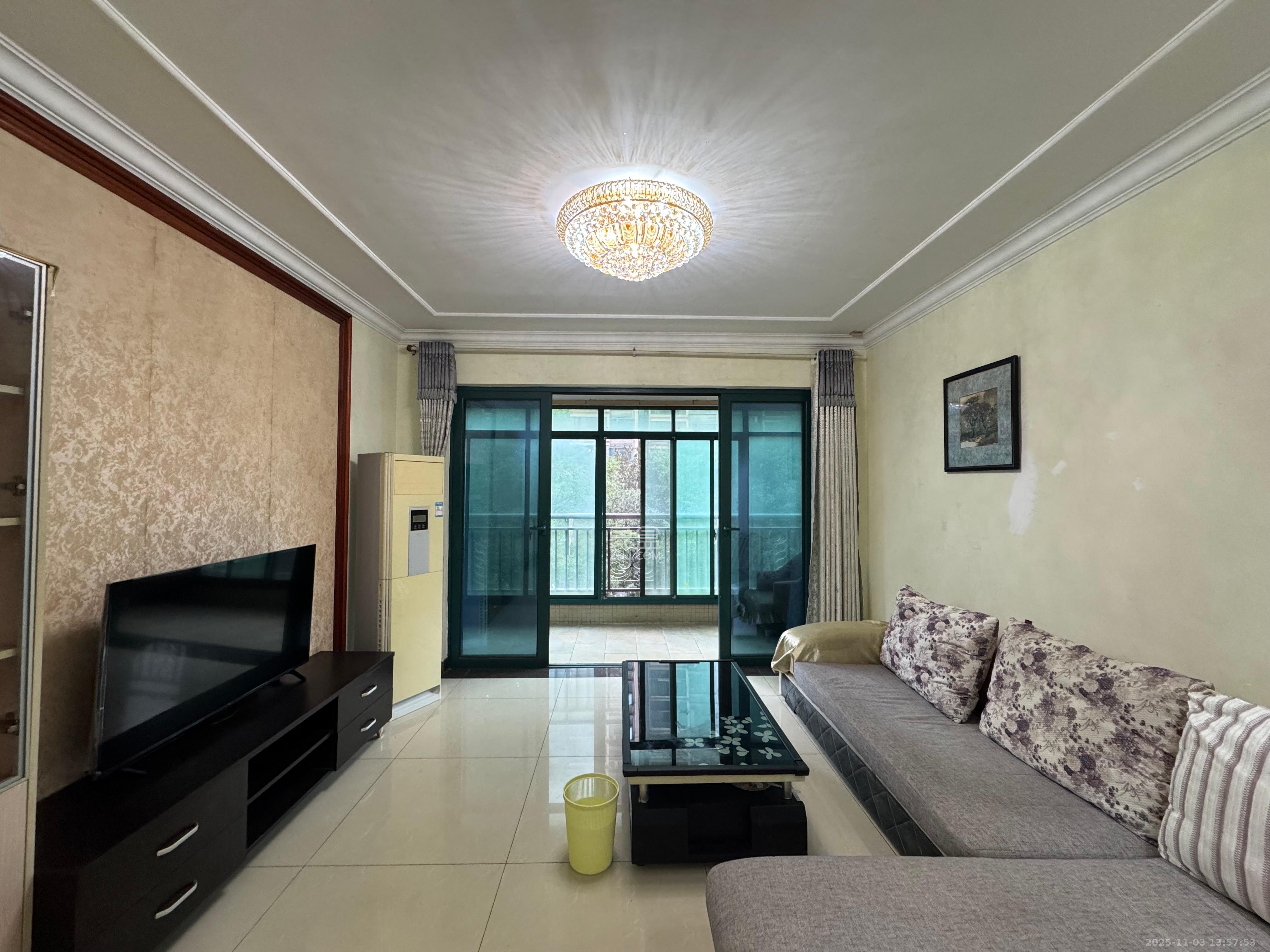 恒大绿洲  3室2厅2卫    2300.0元/月室内图