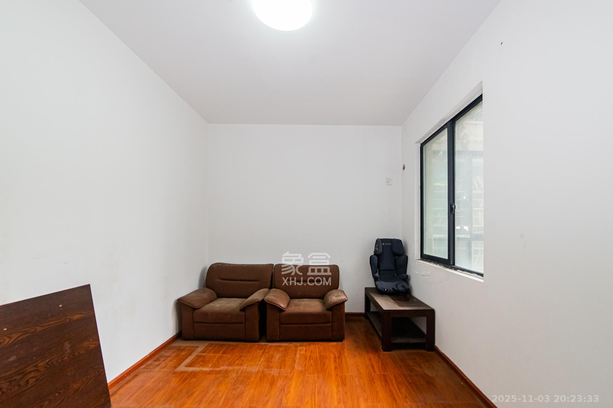 湘江世纪城融江苑  3室2厅1卫    60.0万卧室