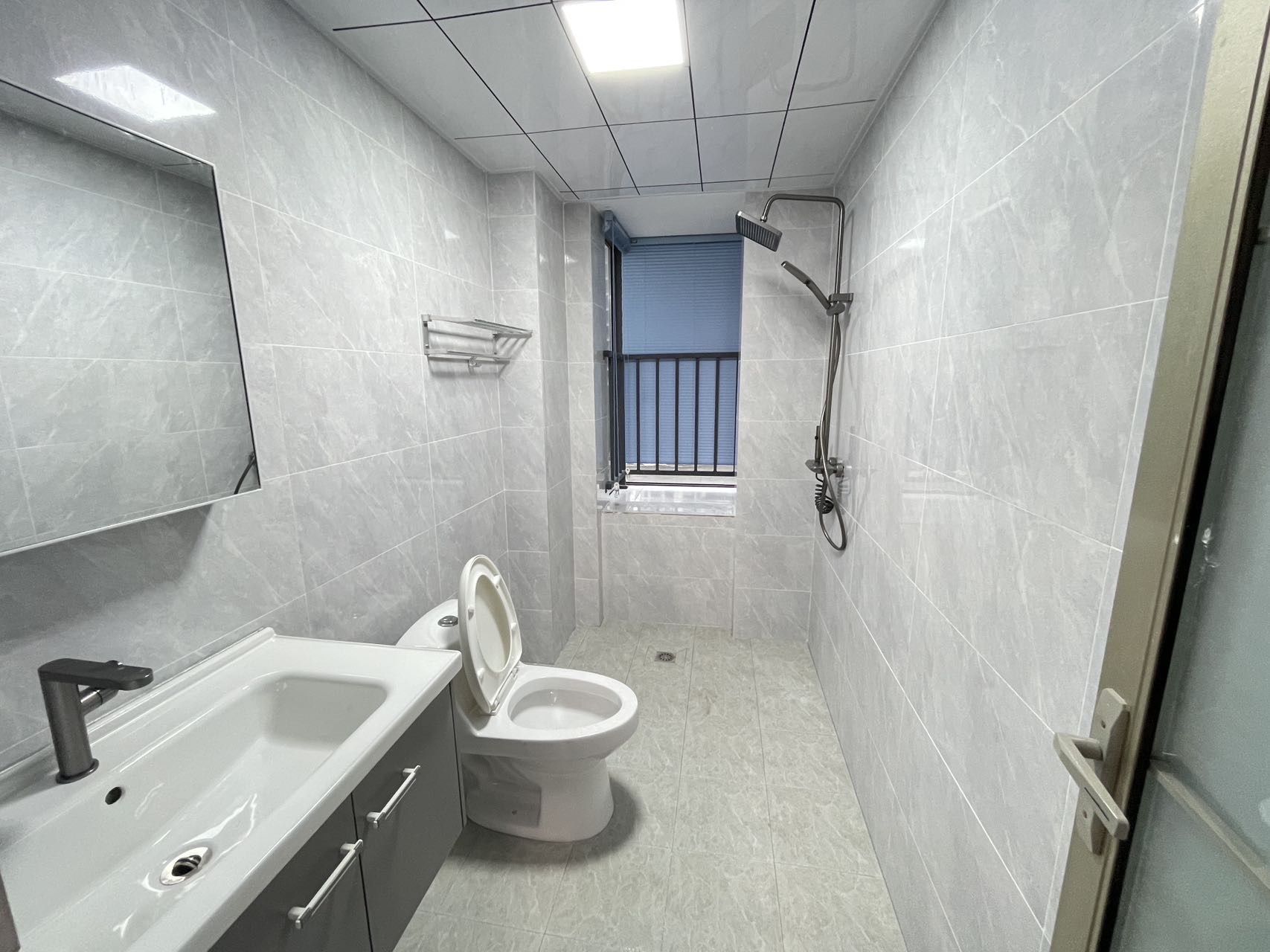 坡博家园一区  3室2厅1卫    159.0万客厅