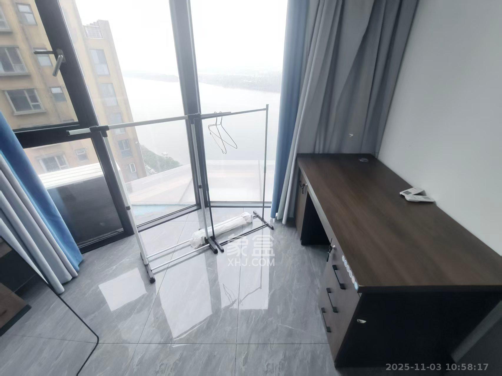 金色屋顶  4室2厅3卫    7500.0元/月室内图