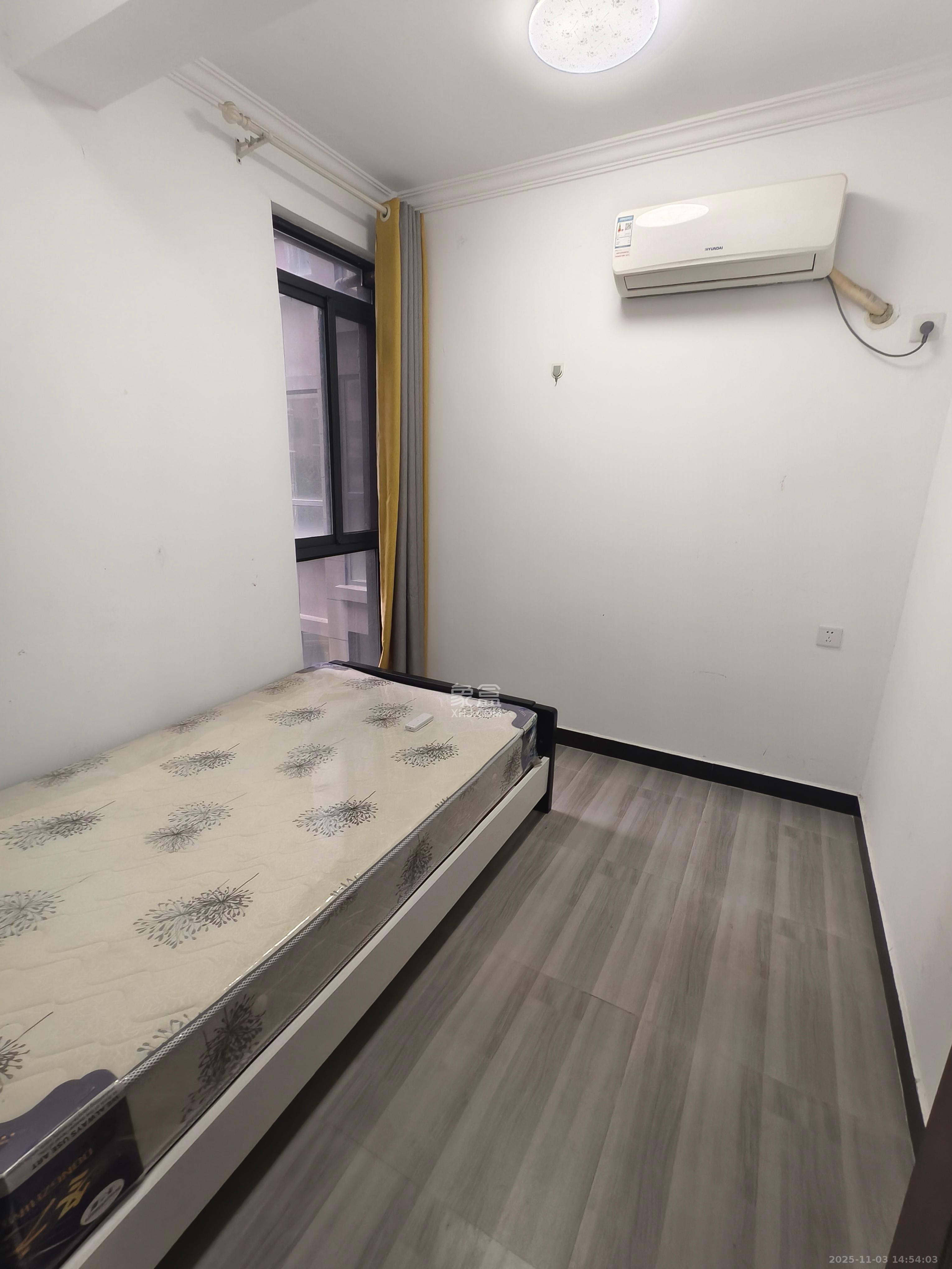 西湖鸿运佳苑  3室2厅2卫    2100.0元/月室内图