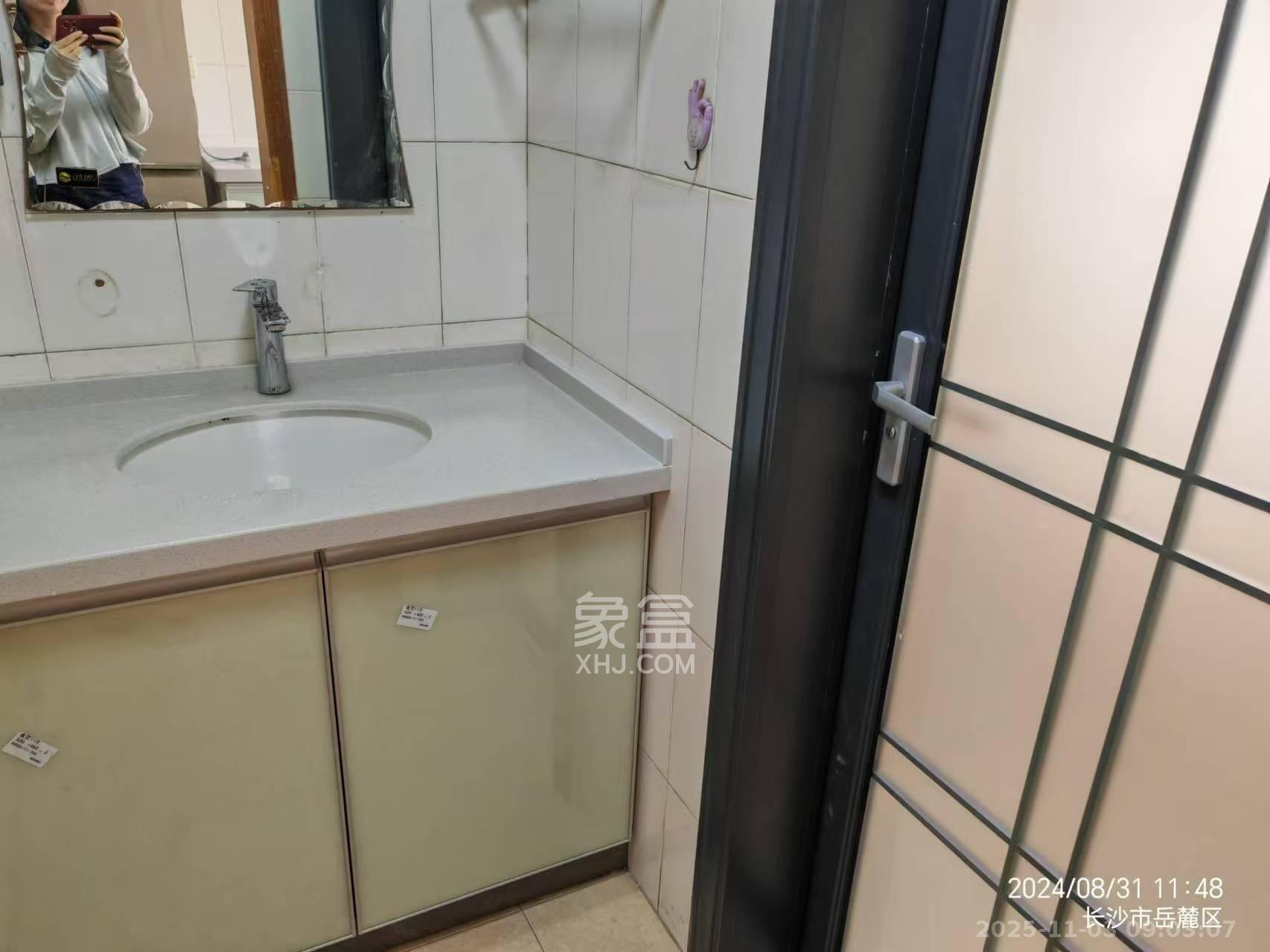 湘卫花苑 2室1厅1卫 2200.0元/月 湘卫花苑 2室1厅1卫 2200.0元/月室内图