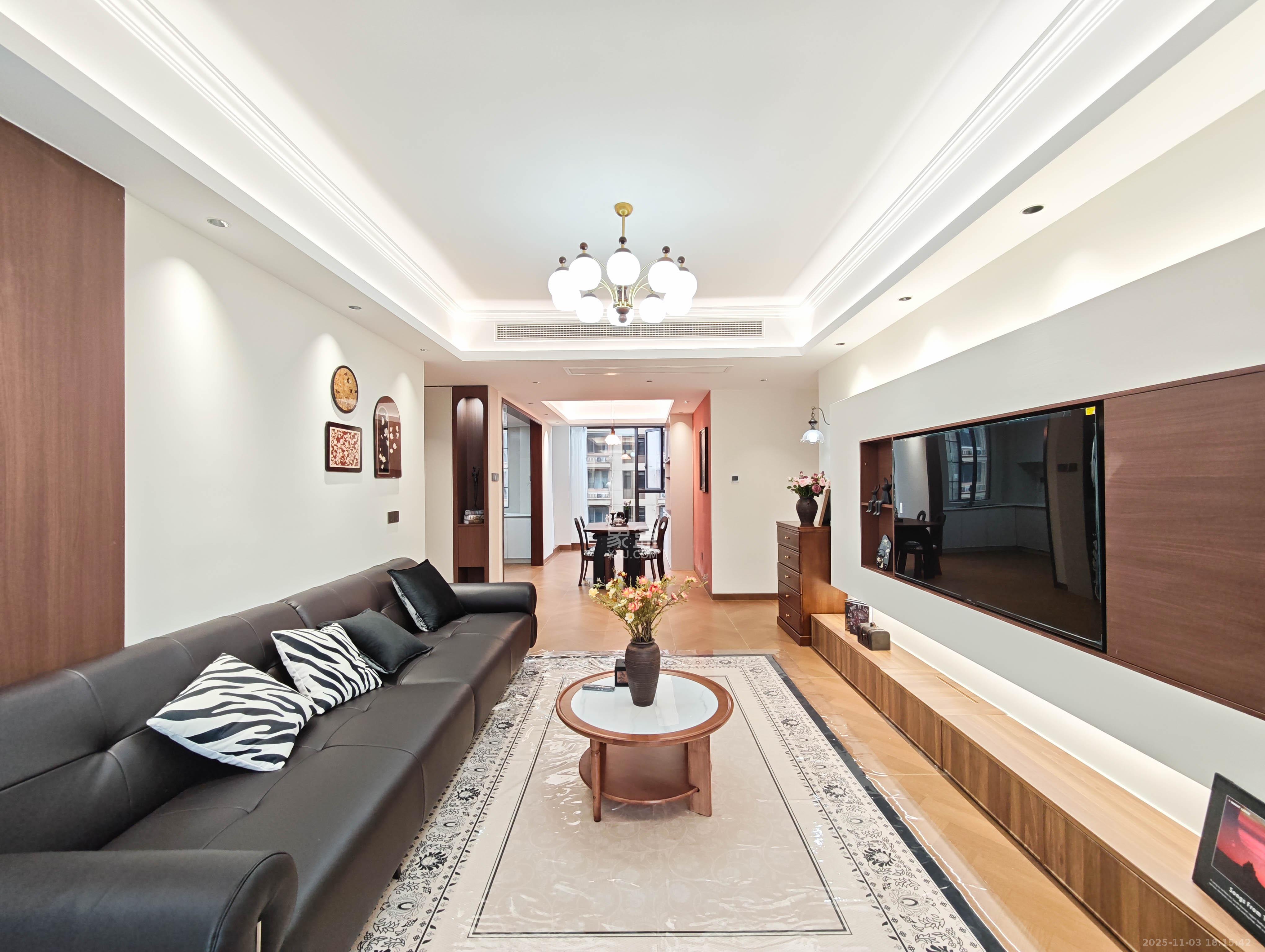 宏聚地中海  3室2厅2卫    109.8万客厅