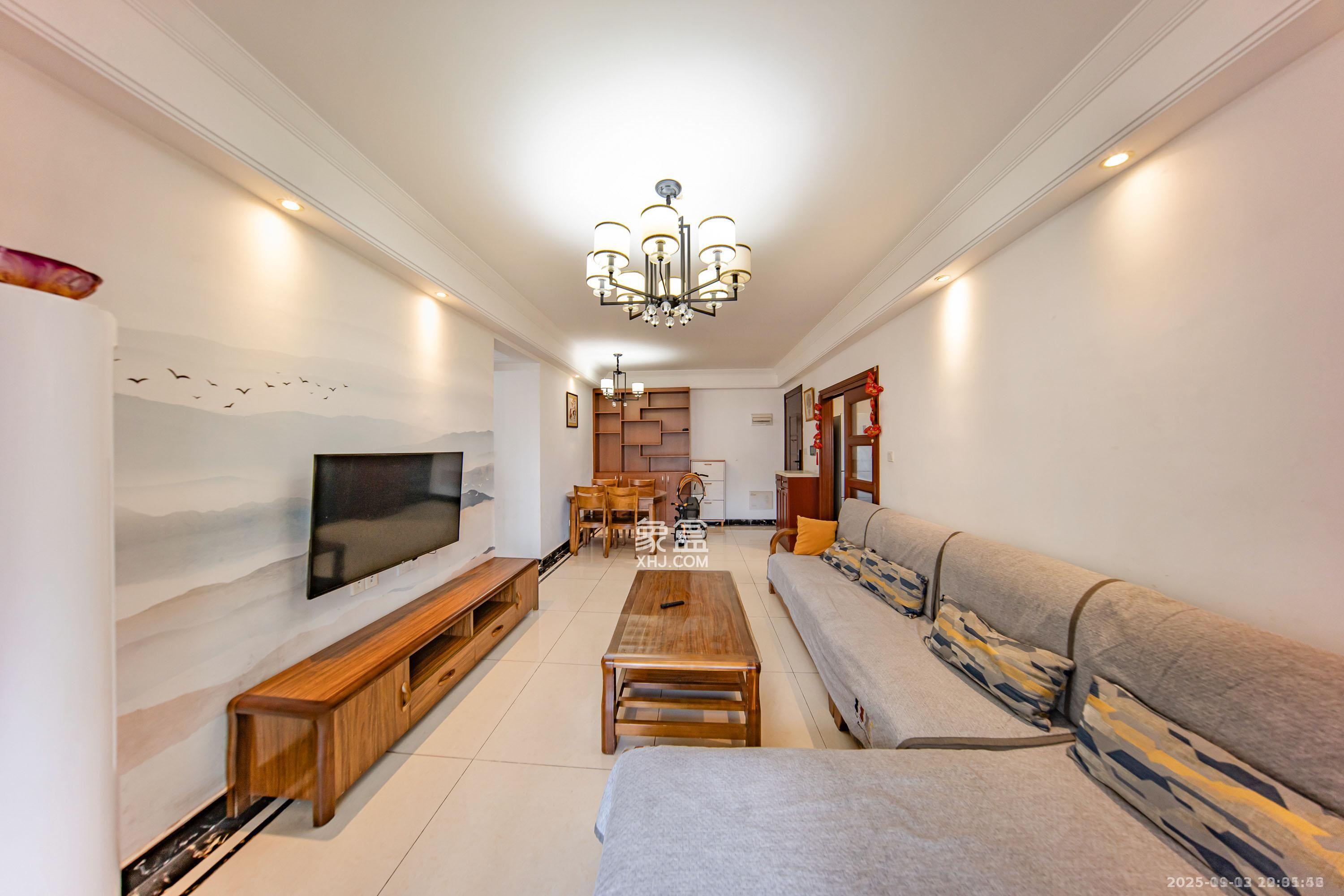 中海国际五期  3室2厅1卫    1900.0元/月