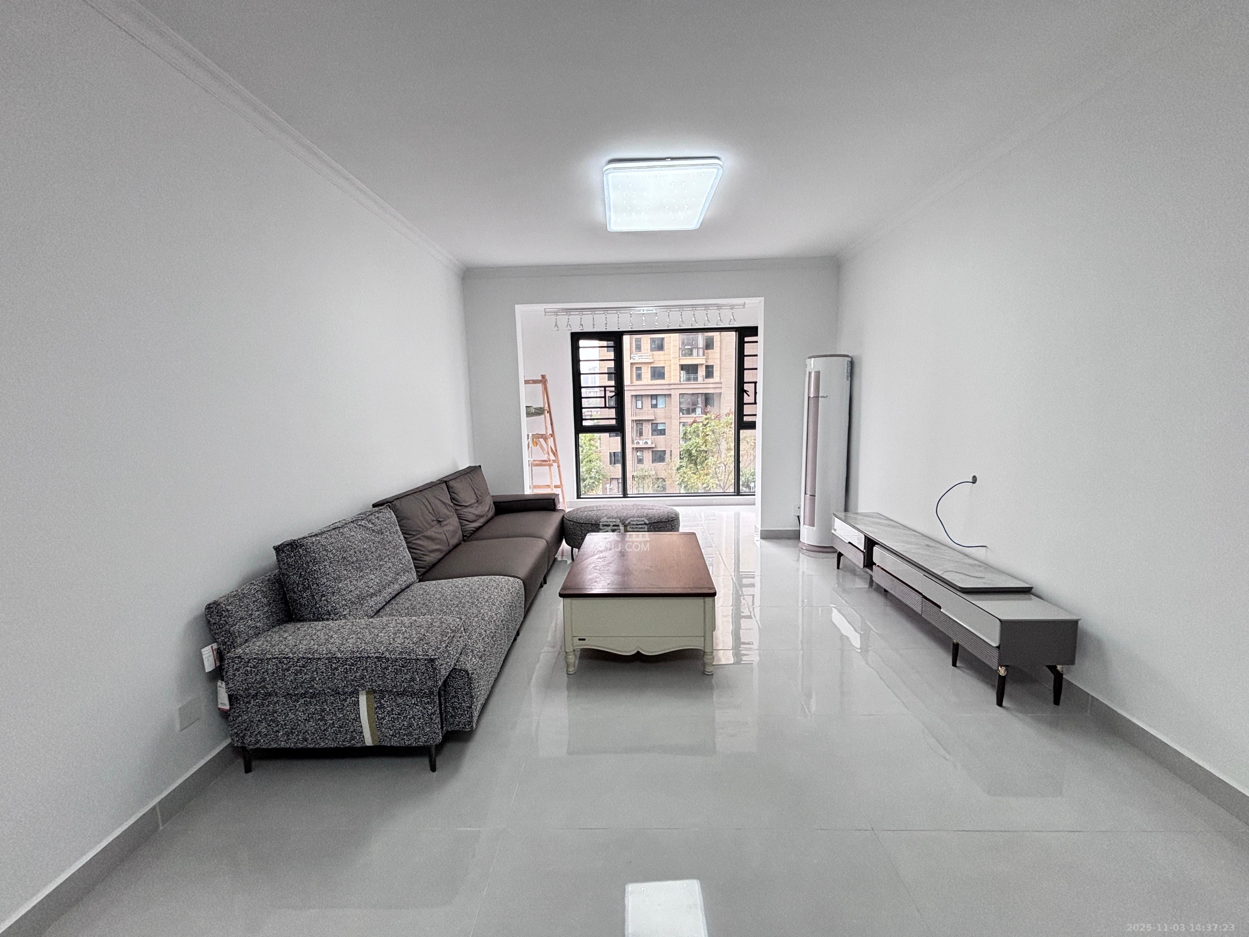 大汉汉府一期  3室2厅2卫    2000.0元/月