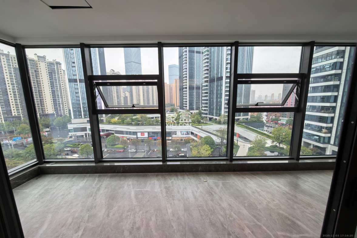 运达中央广场三期 4室2厅3卫 14000.0元/月 运达中央广场三期 4室2厅3卫 14000.0元/月室内图