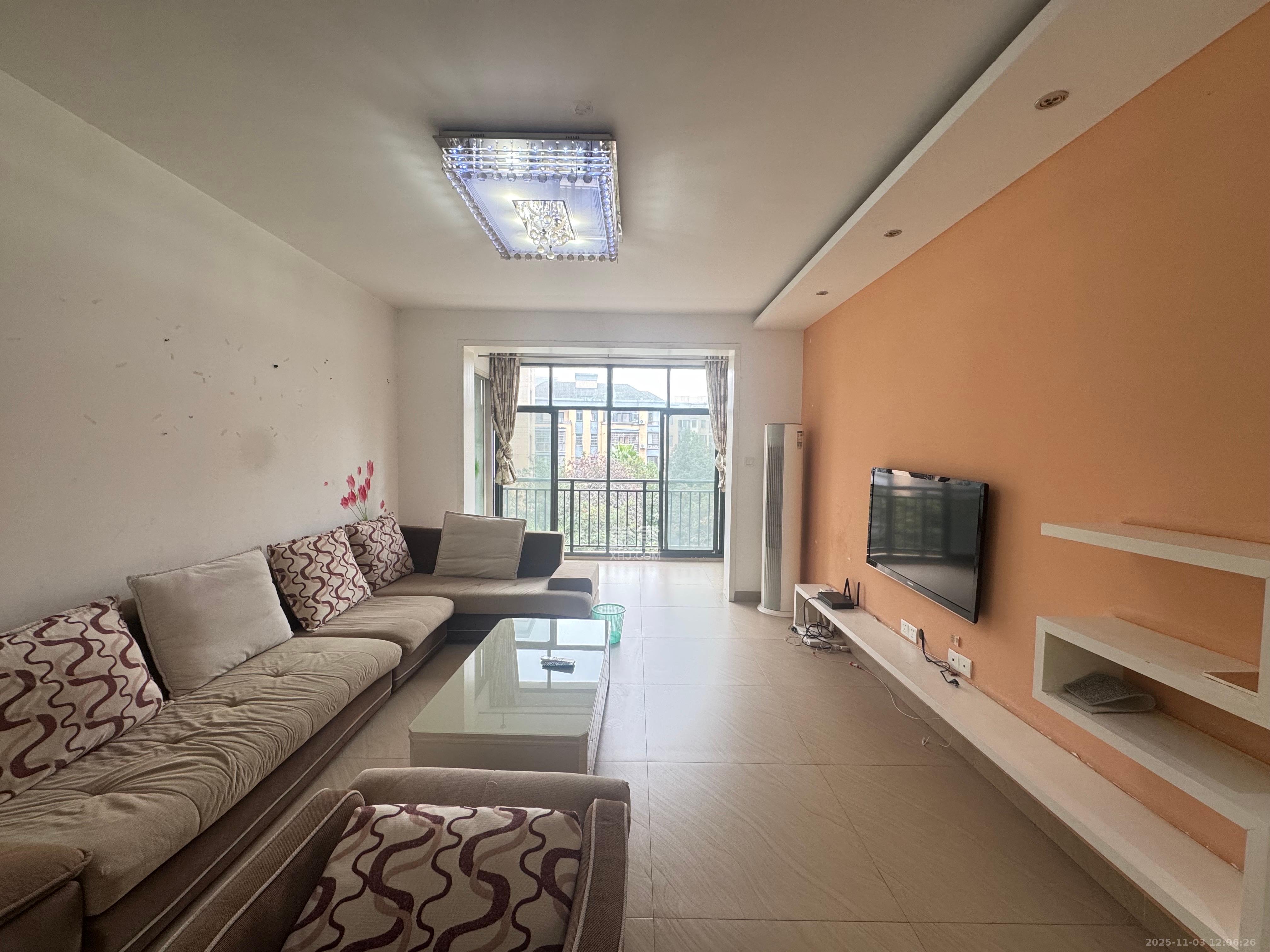 山水湾 3室2厅2卫 1800.0元/月 山水湾 3室2厅2卫 1800.0元/月室内图