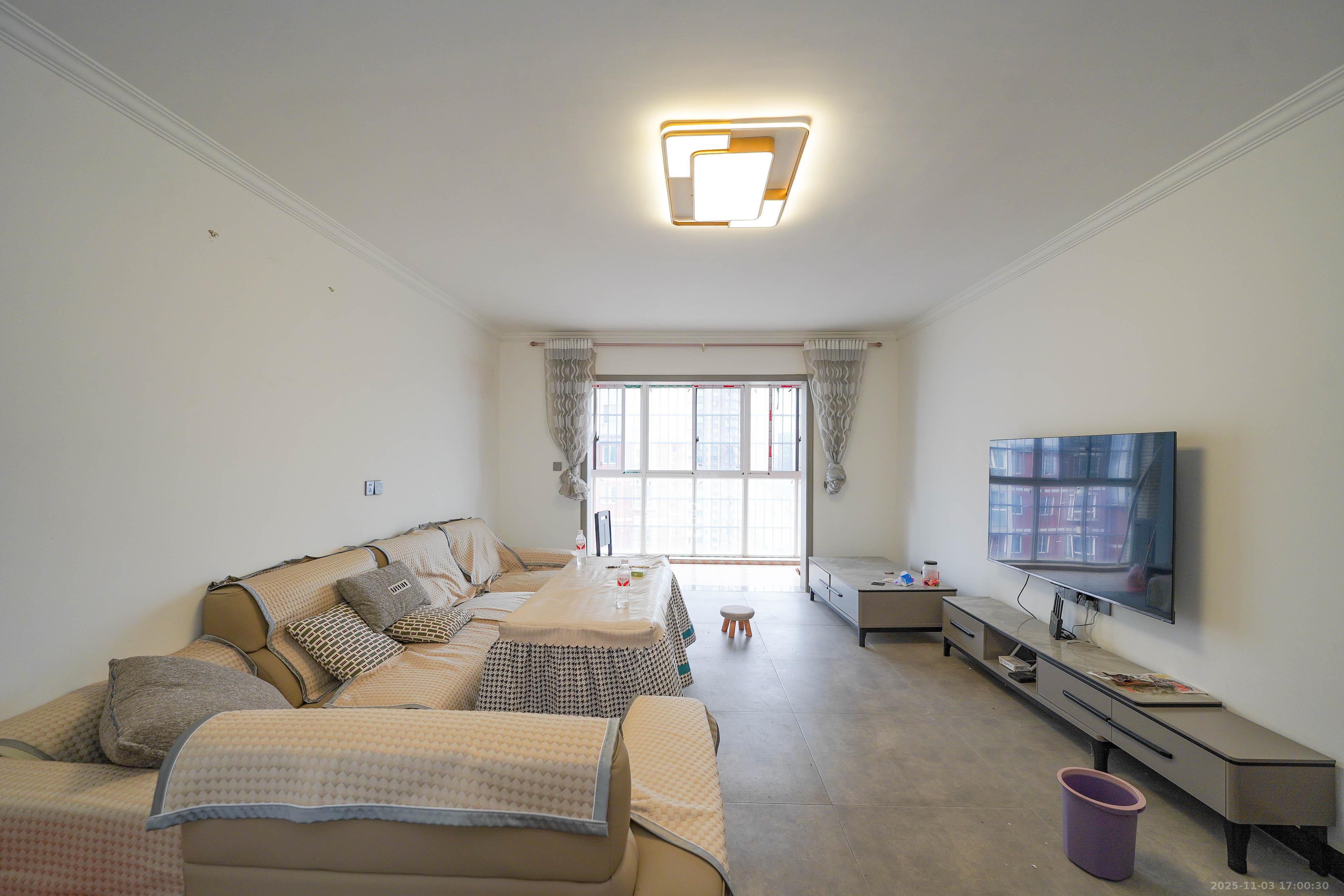 理工大学职工单位房青年汇  3室2厅2卫    2700.0元/月