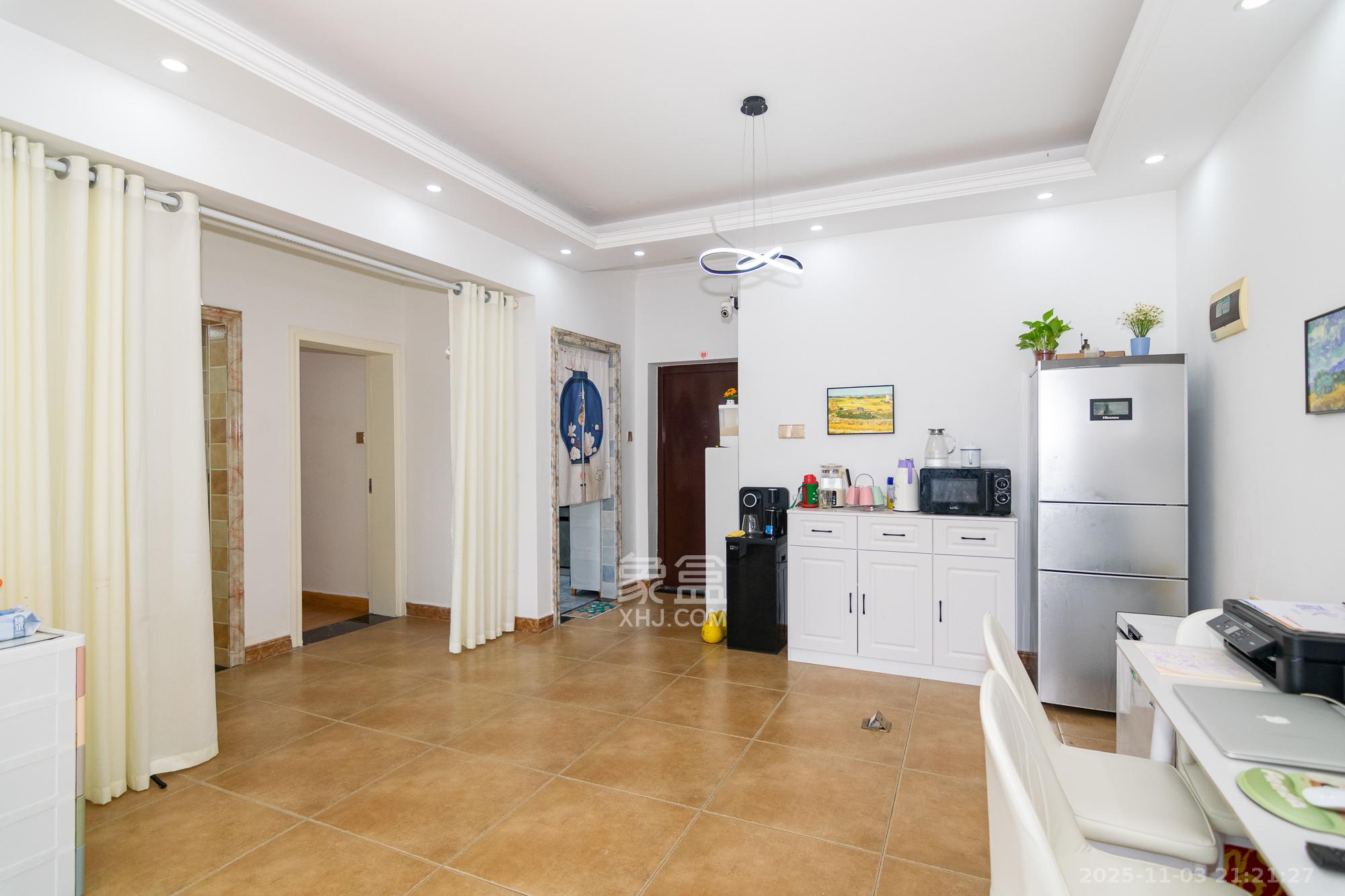 澳海澜庭 2室2厅1卫 46.9万 澳海澜庭 2室2厅1卫 46.9万客厅