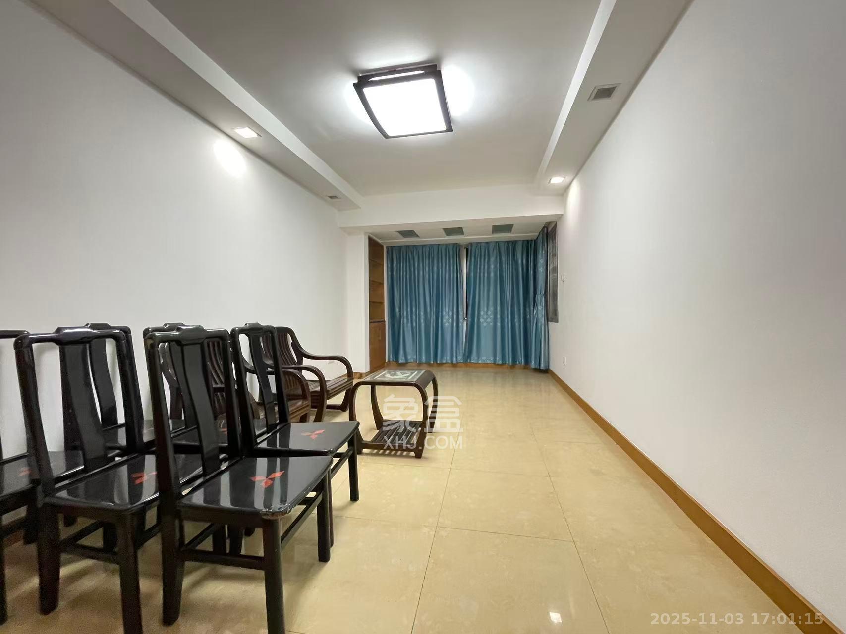 红旗区三片  1室1厅1卫    1300.0元/月