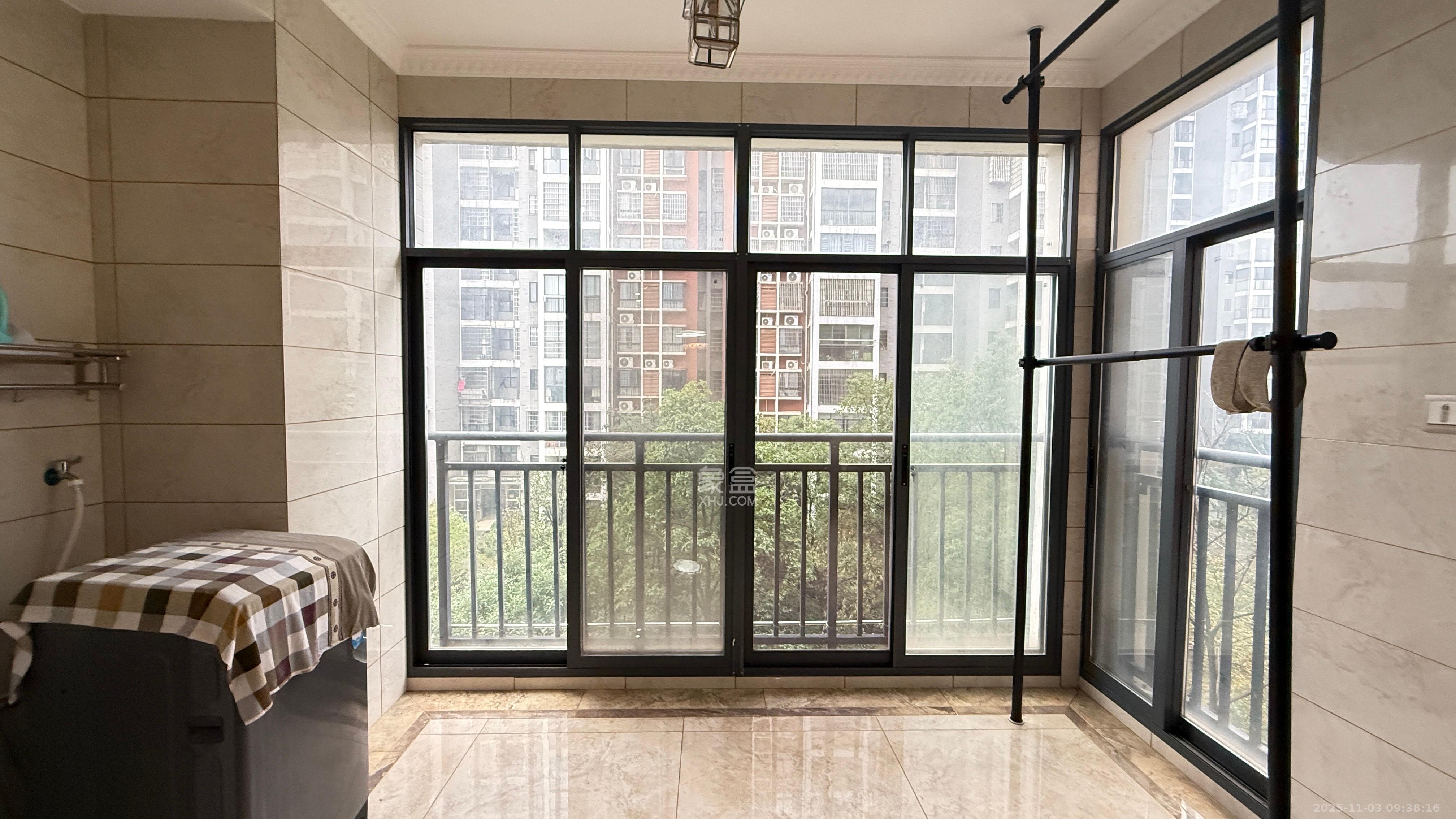 盛世景园  3室2厅1卫    43.8万客厅