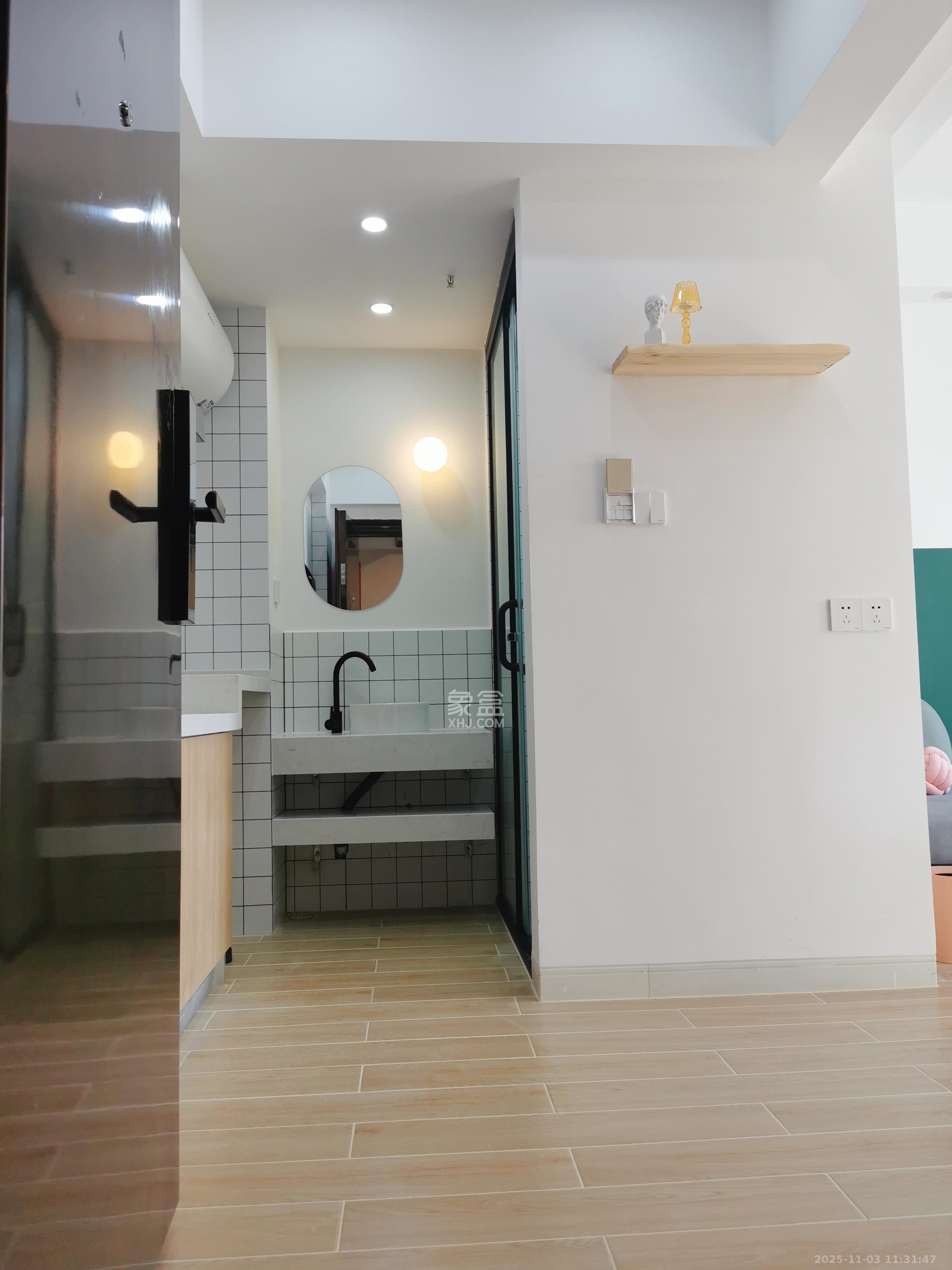 复地星光天地  1室1厅1卫    1800.0元/月室内图