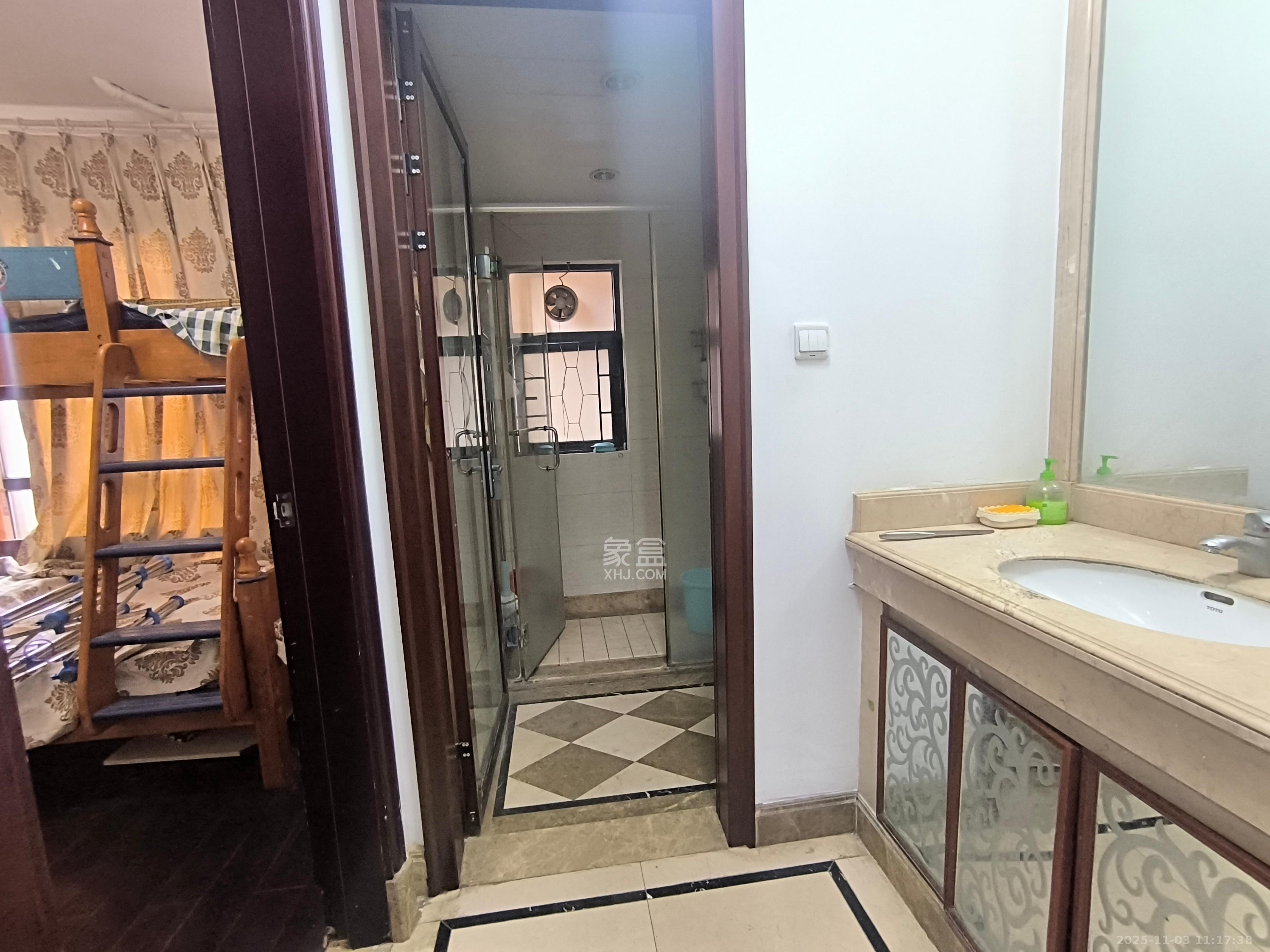 中海国际一期  1室2厅2卫    2200.0元/月室内图