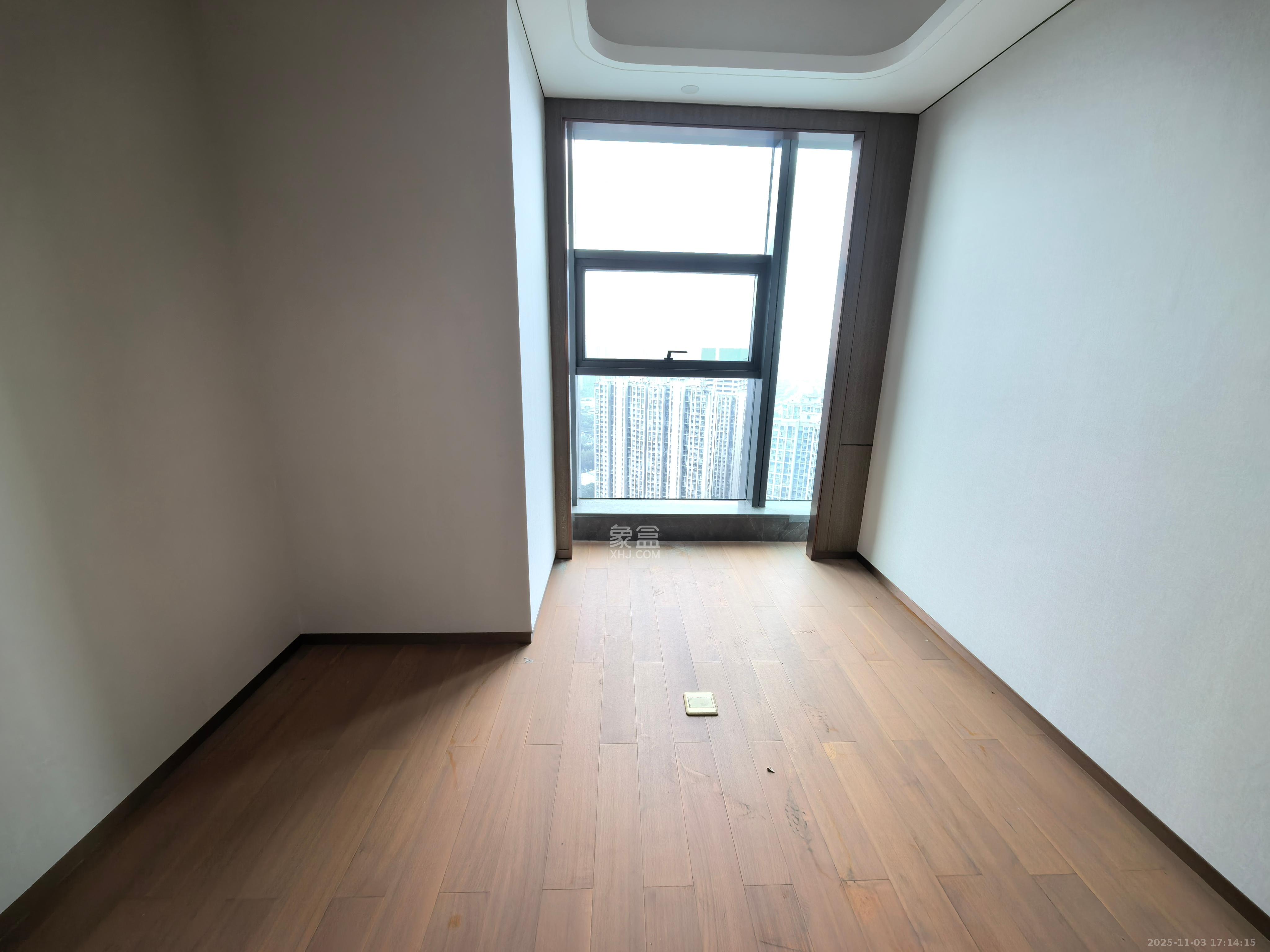 运达中央广场三期 4室2厅3卫 13000.0元/月 运达中央广场三期 4室2厅3卫 13000.0元/月室内图