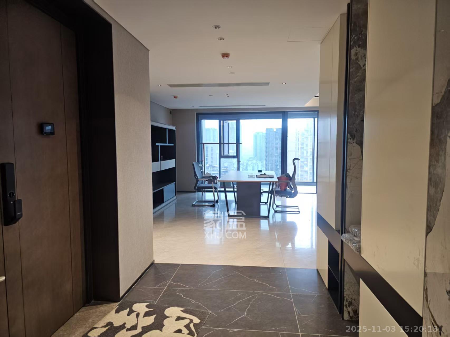 长沙悦府（华润万象城）  4室2厅3卫    12500.0元/月室内图