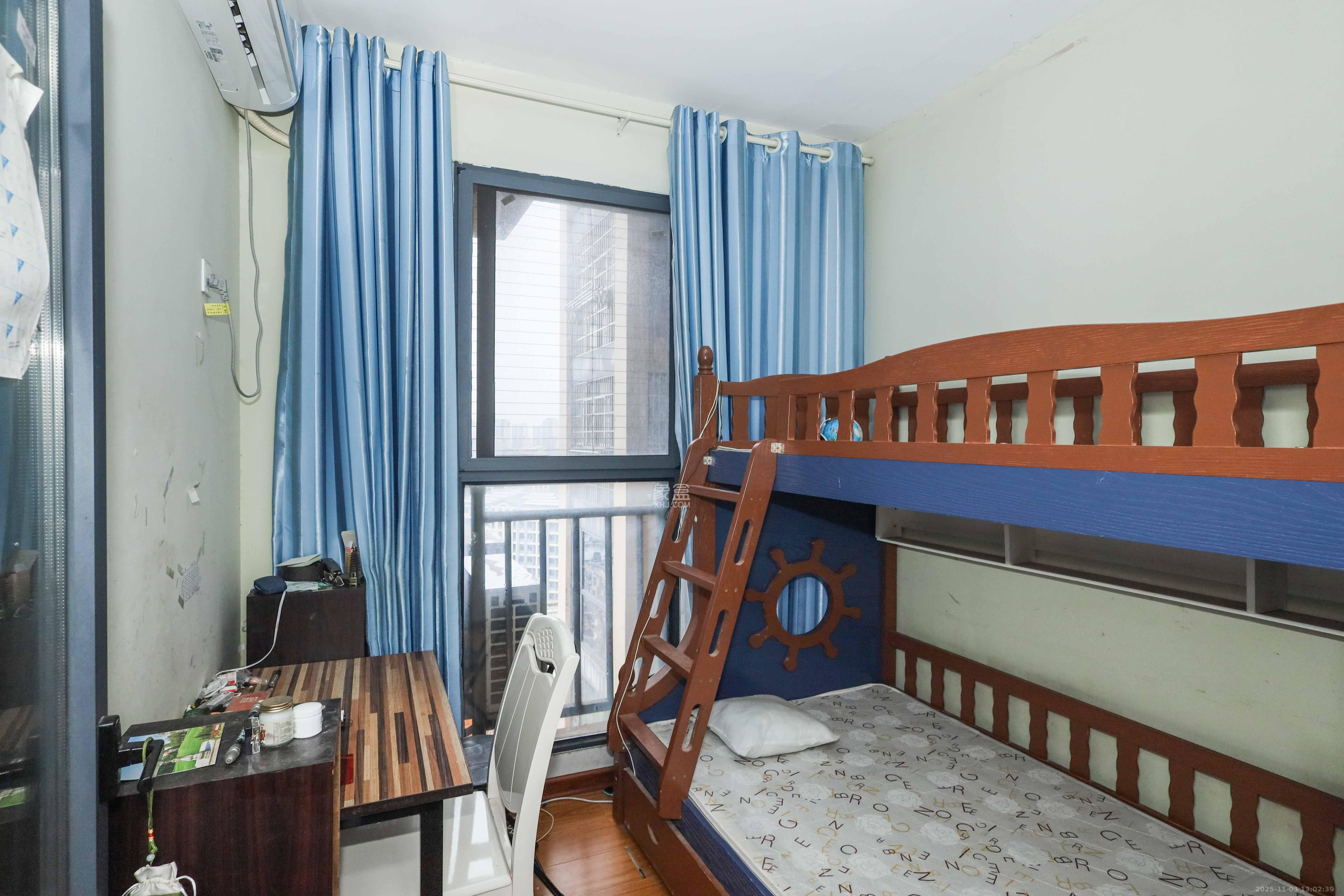 润芳园  3室2厅2卫    80.0万 润芳园  3室2厅2卫    80.0万卧室