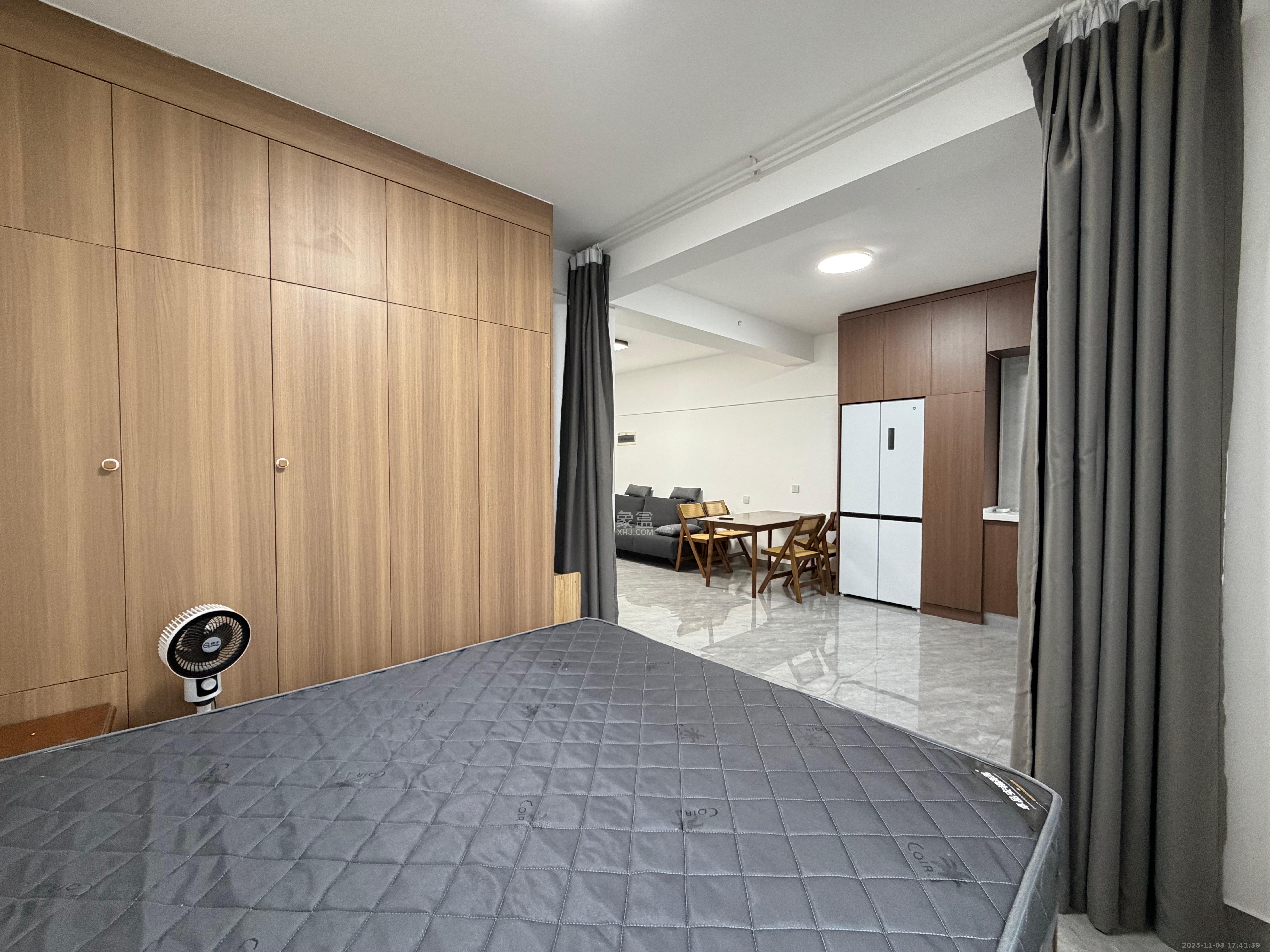 东怡外国（南湖一号)  1室1厅1卫    2900.0元/月室内图