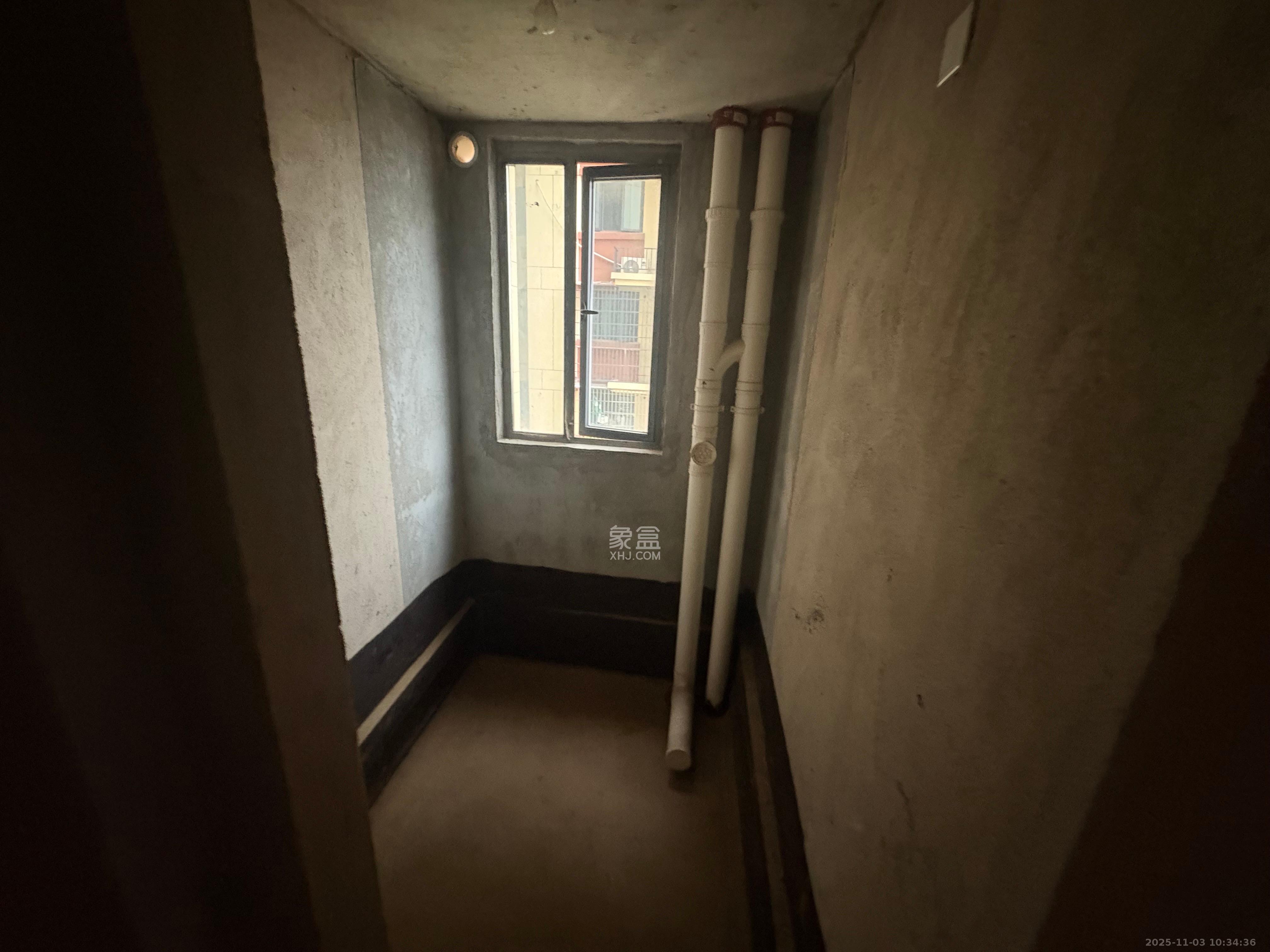 新长海玖龙台 4室2厅2卫 1800.0元/月 新长海玖龙台 4室2厅2卫 1800.0元/月室内图