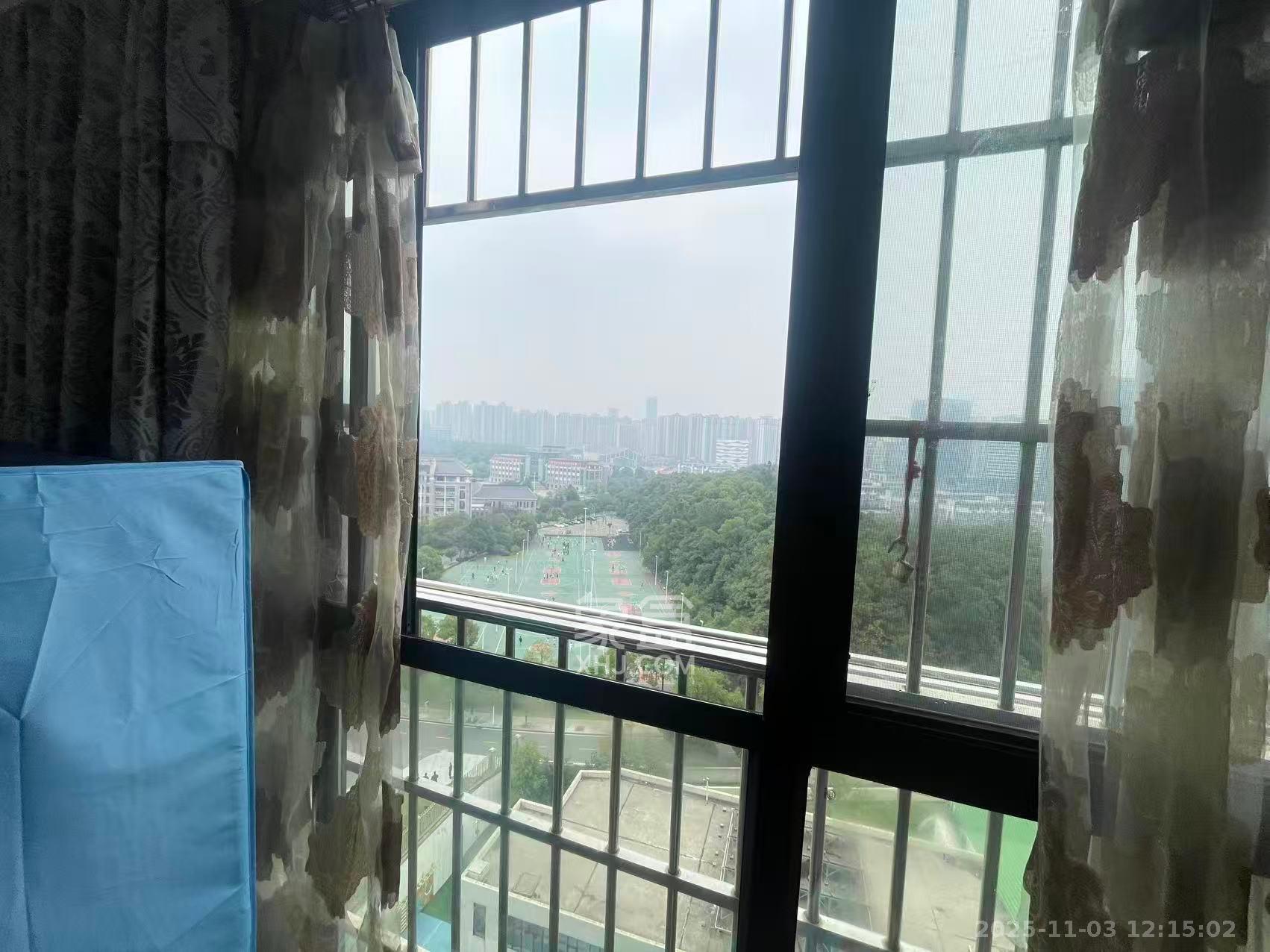 天元涉外桃园  3室2厅2卫    3000.0元/月室内图