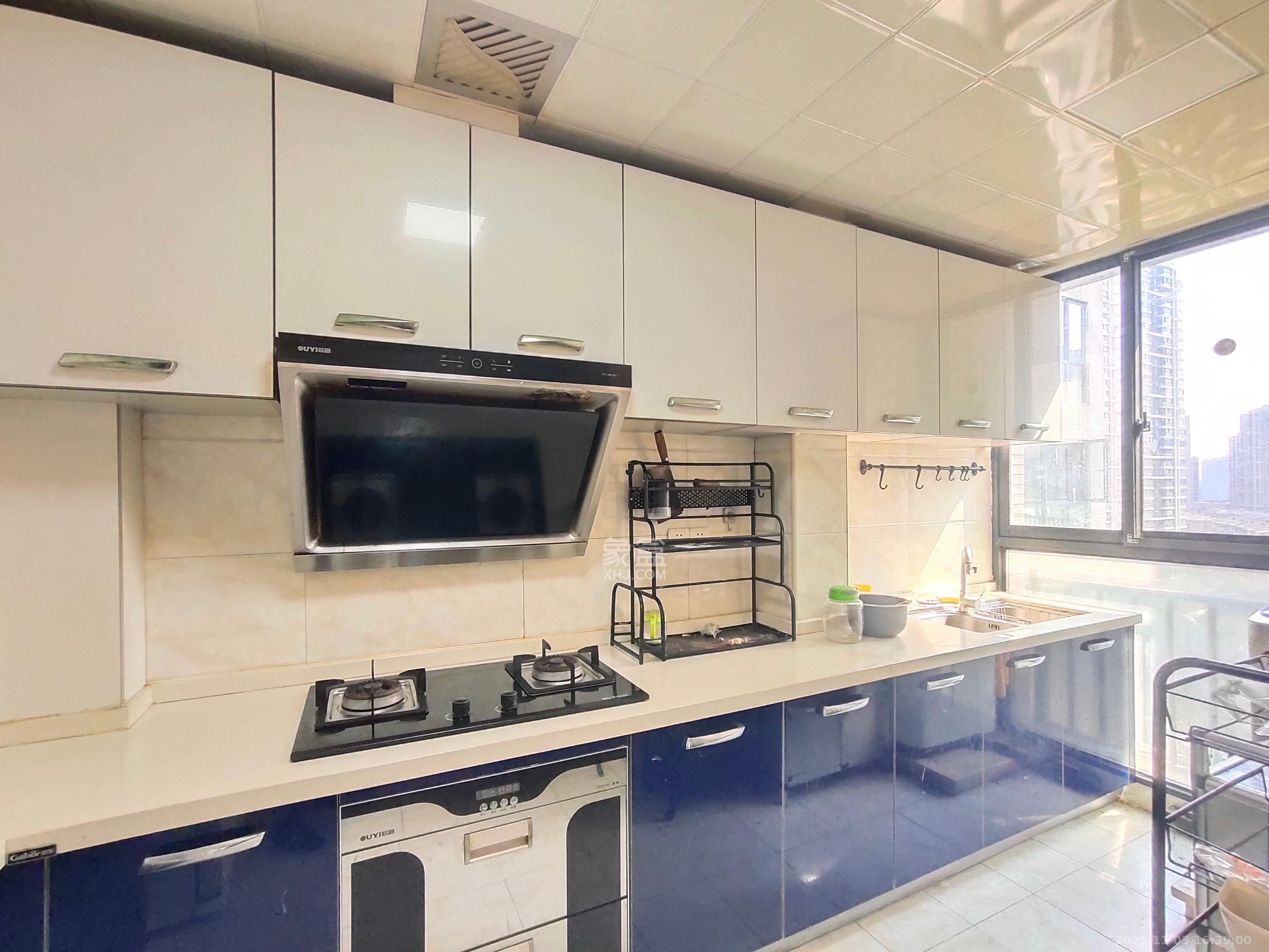 融科东南海  3室2厅1卫    2500.0元/月 融科东南海  3室2厅1卫    2500.0元/月室内图