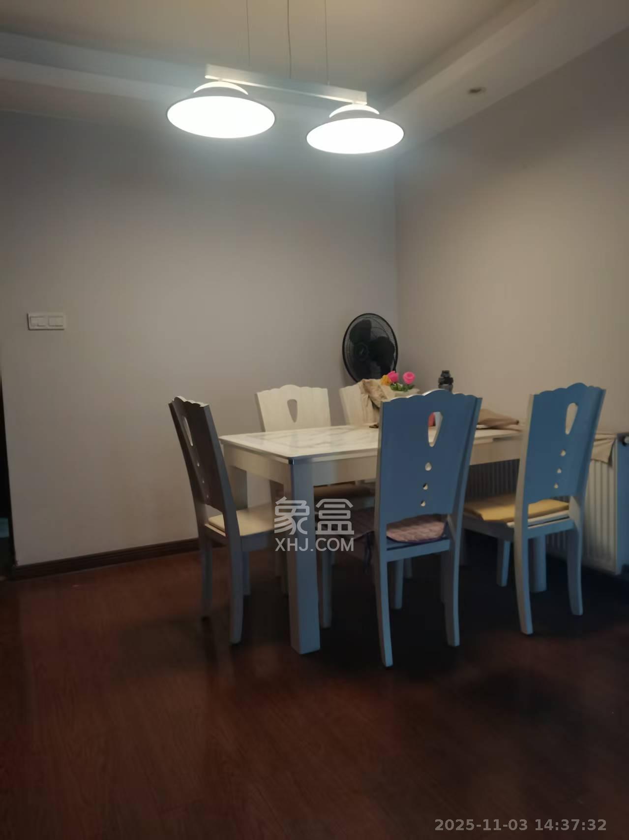 万科城  3室2厅1卫    2300.0元/月室内图