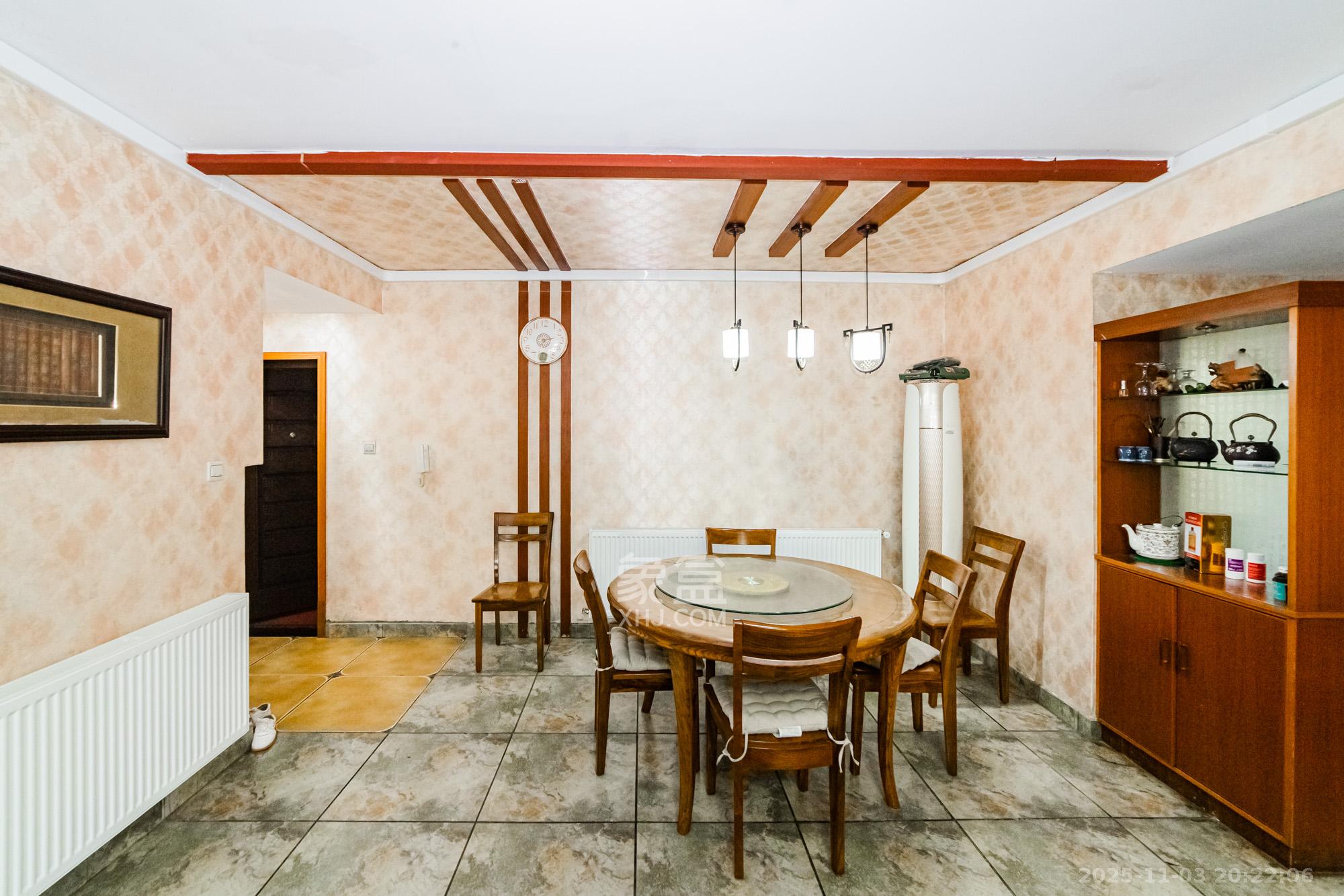 滨江美寓（滨江丽园）  3室2厅2卫    100.0万客厅